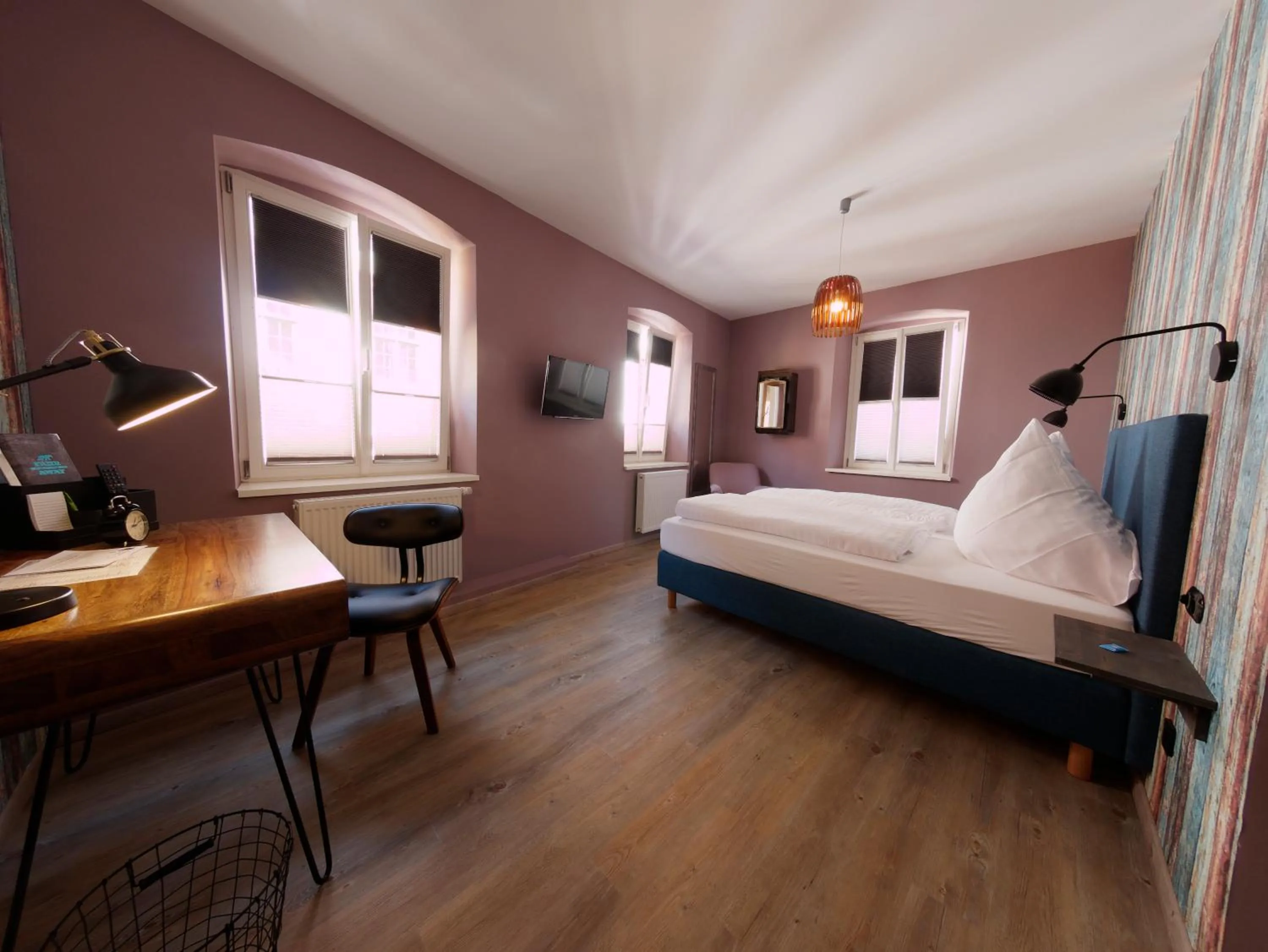 Bed in Hotel - Weinbar FAHR AWAY