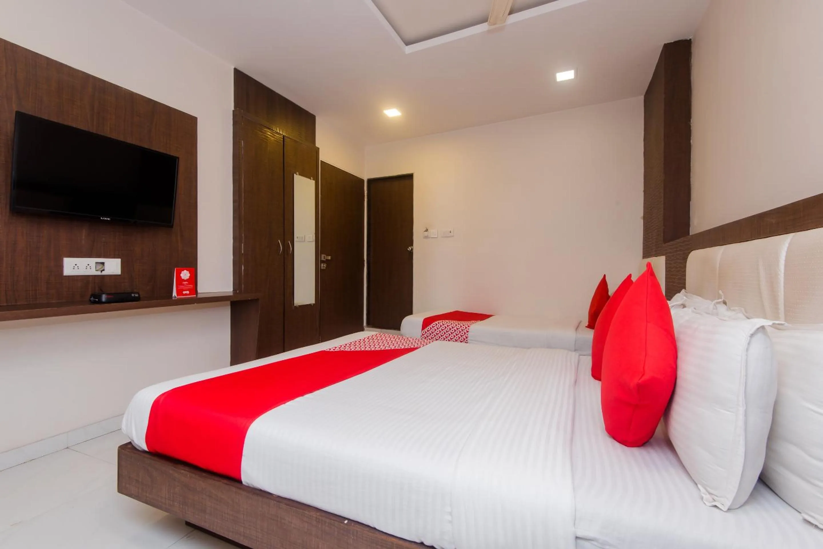 Bedroom in Hotel O Alfa Grand Near Chhatrapati Shivaji International Airport