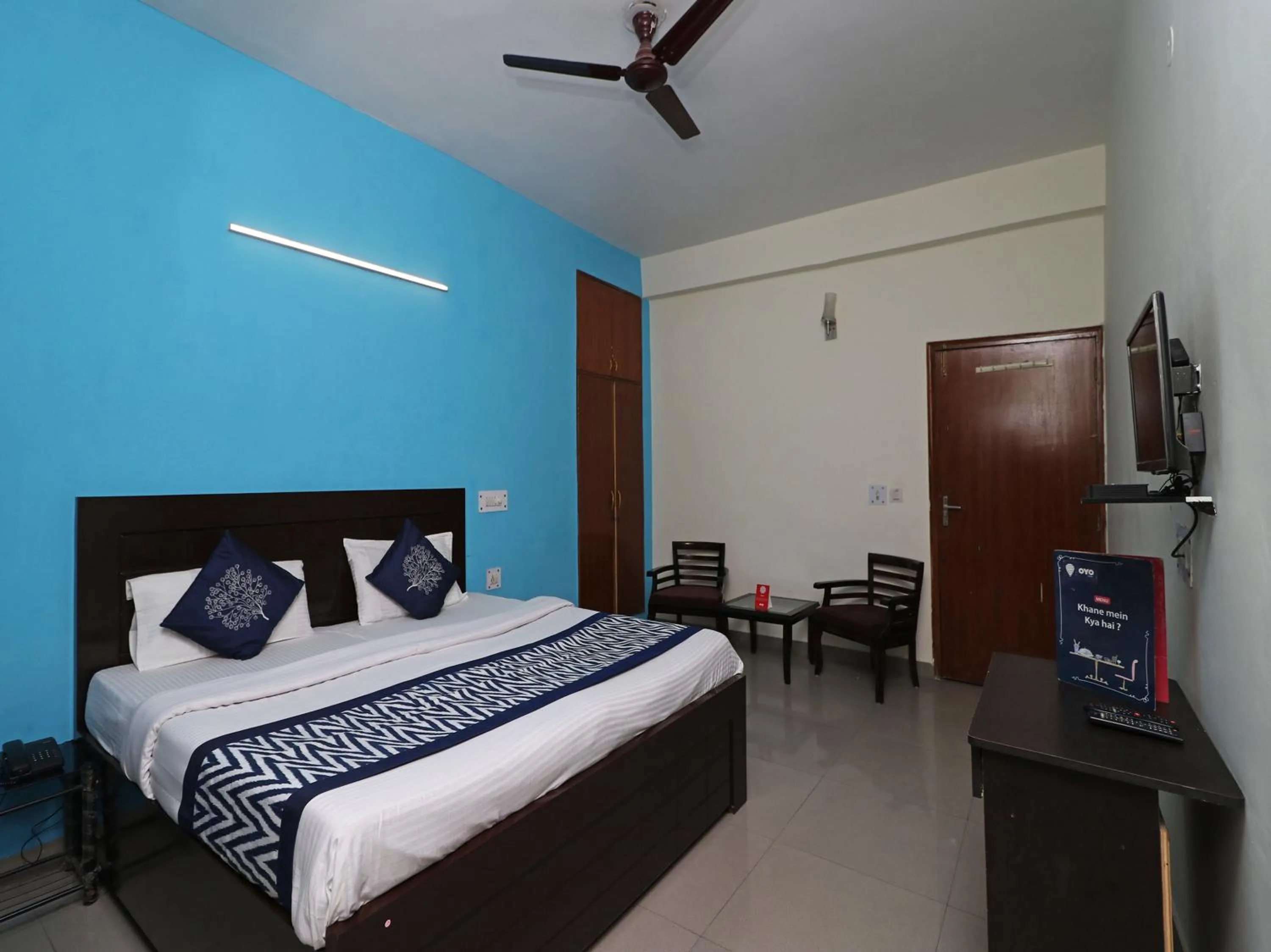 Bedroom, Bed in Hotel Akash Palace