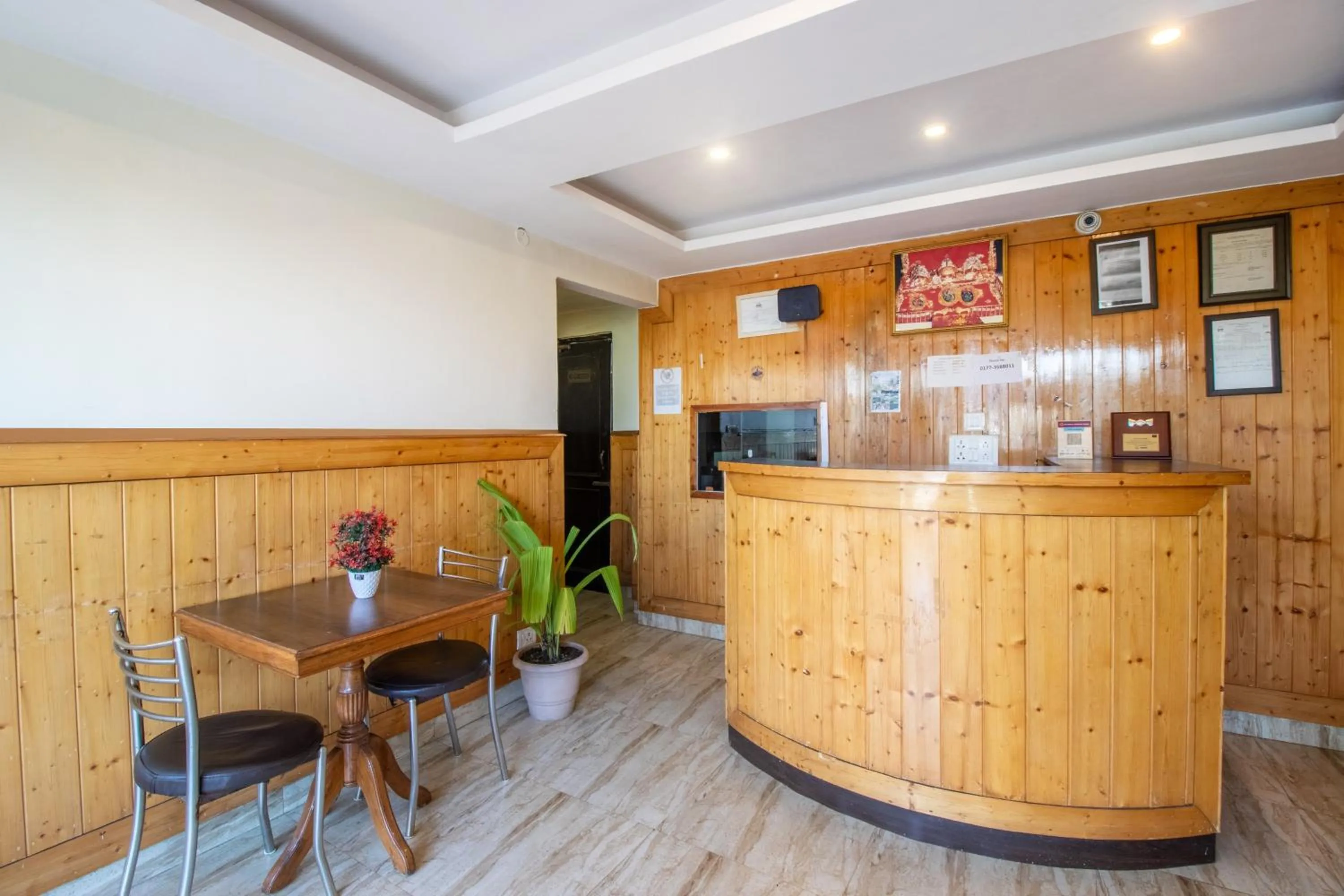 Lobby or reception in Itsy Hotels Avantika With Forest View