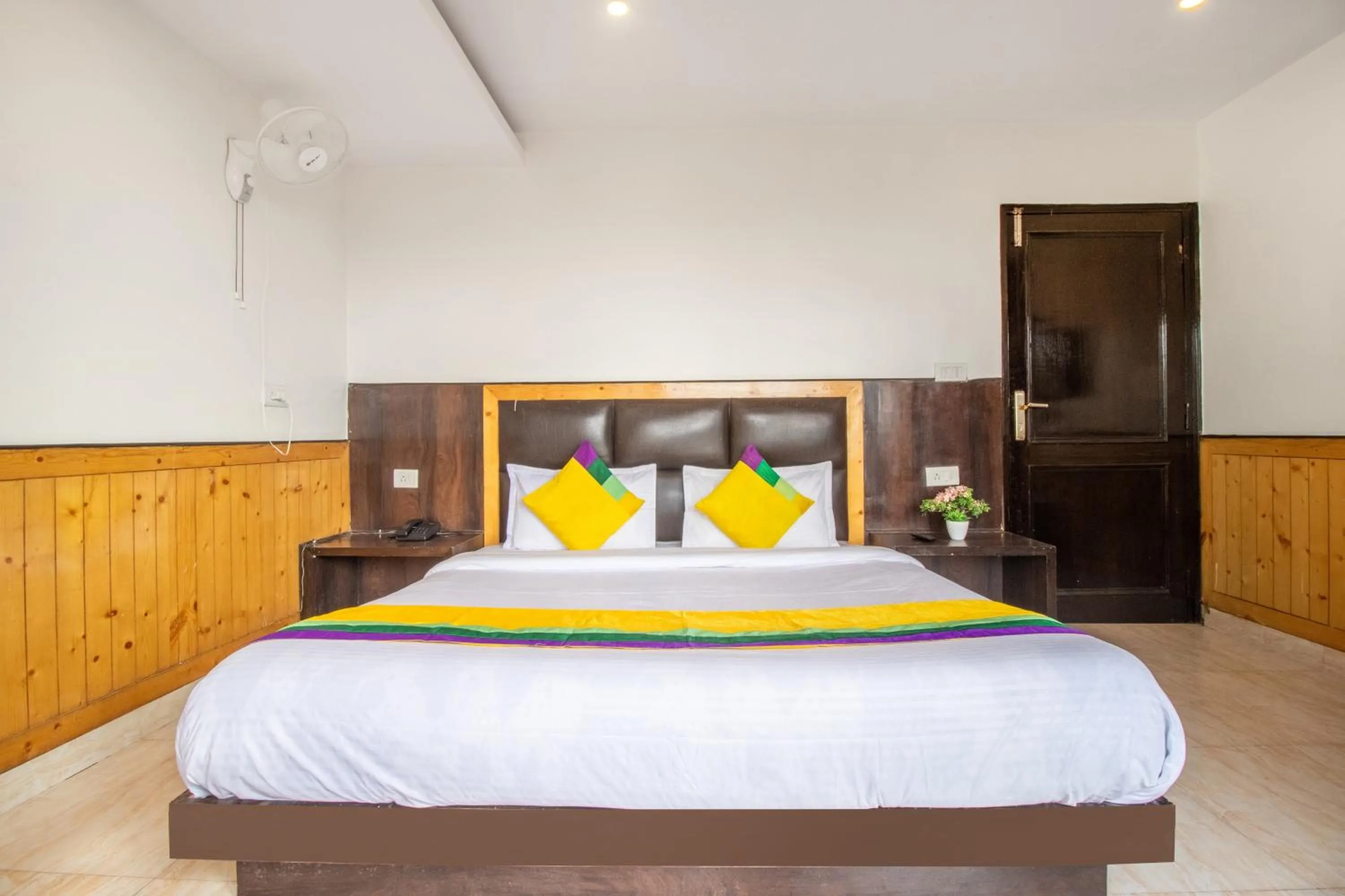 Bedroom, Bed in Itsy Hotels Avantika With Forest View