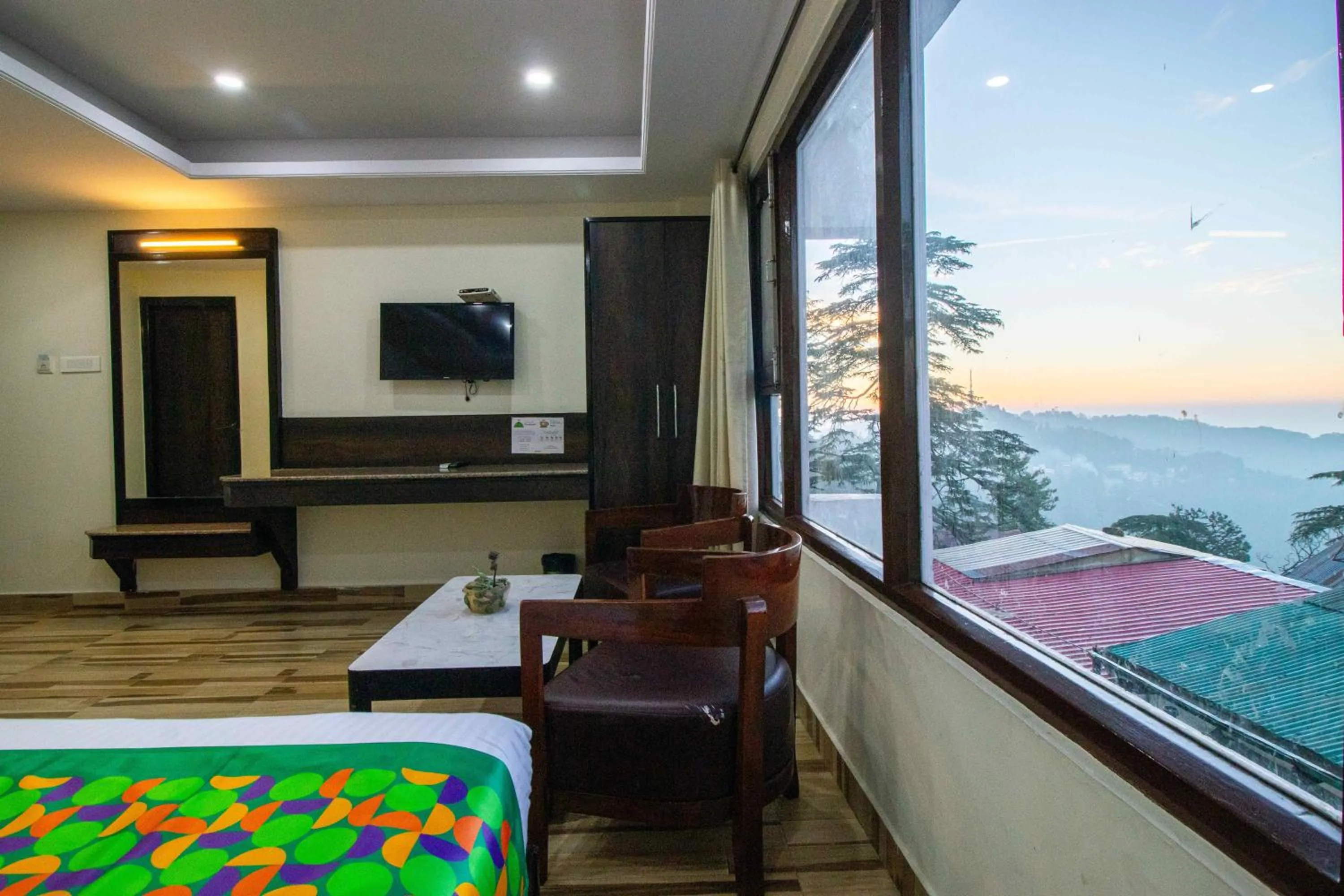 Bedroom in Treebo Maharaja, Near Mall Road