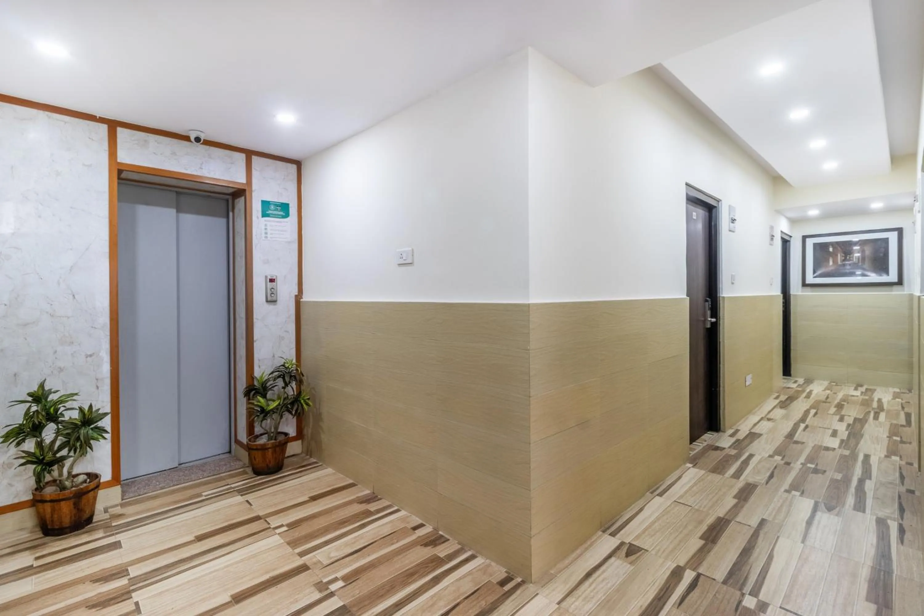 Lobby or reception in Treebo Maharaja, Near Mall Road