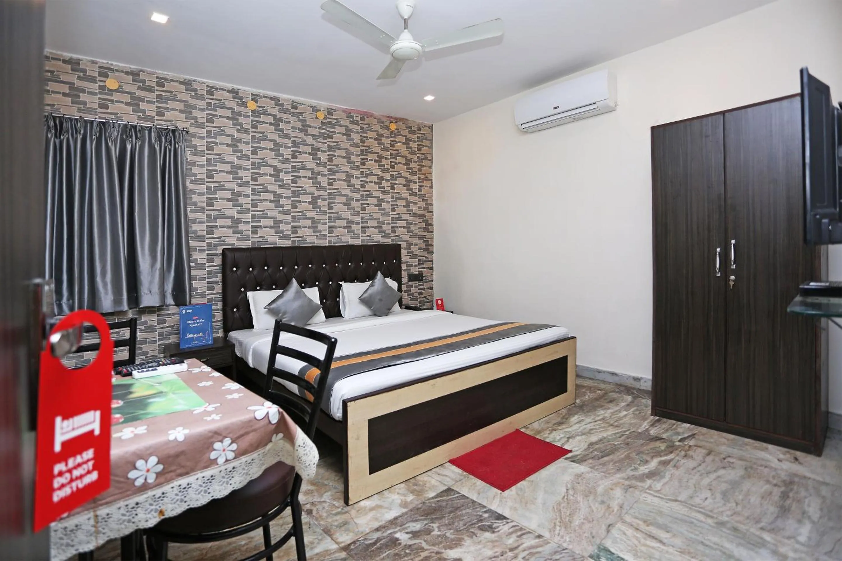 Bedroom in Collection O Church View Near St. Thomas's Church