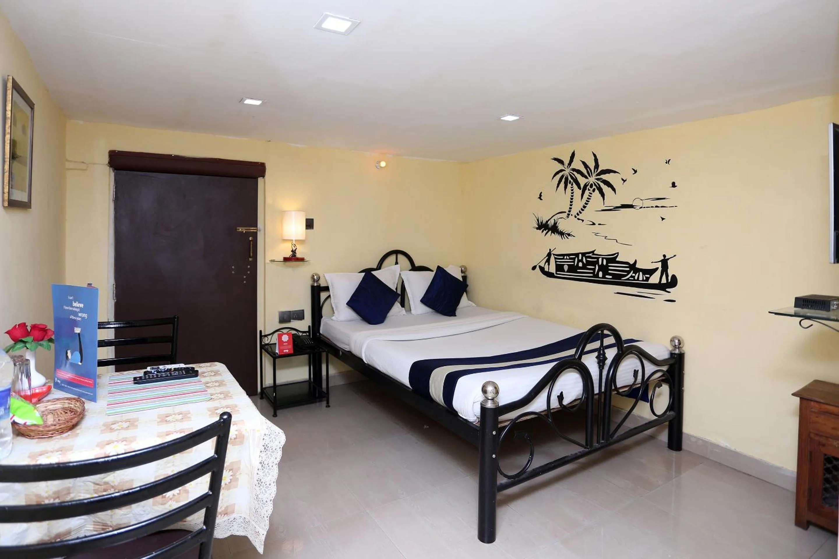 Bedroom in Collection O Church View Near St. Thomas's Church