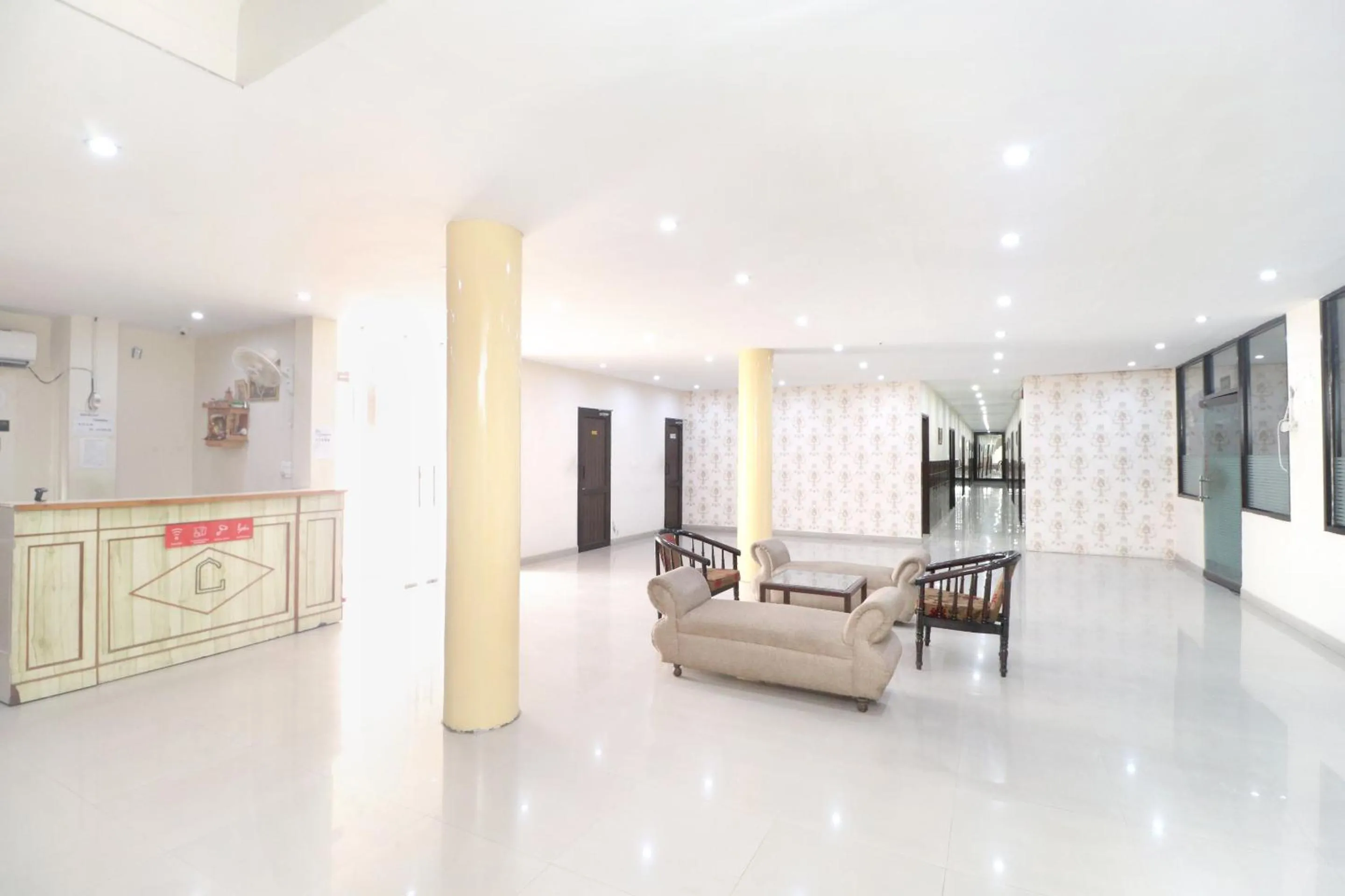 Lobby or reception in HOTEL WHITE STONE RESIDENCY