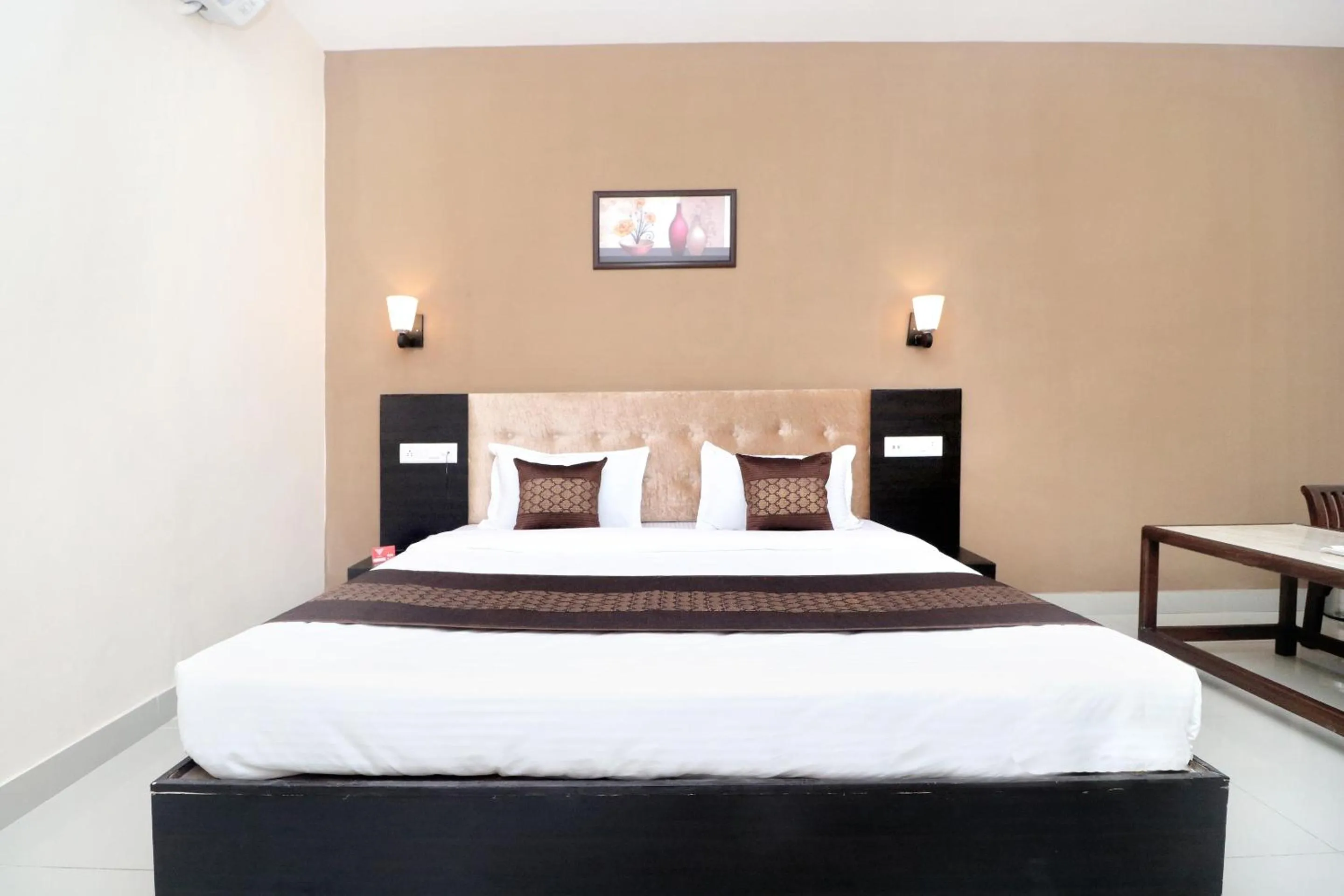 Lobby or reception, Bed in HOTEL WHITE STONE RESIDENCY