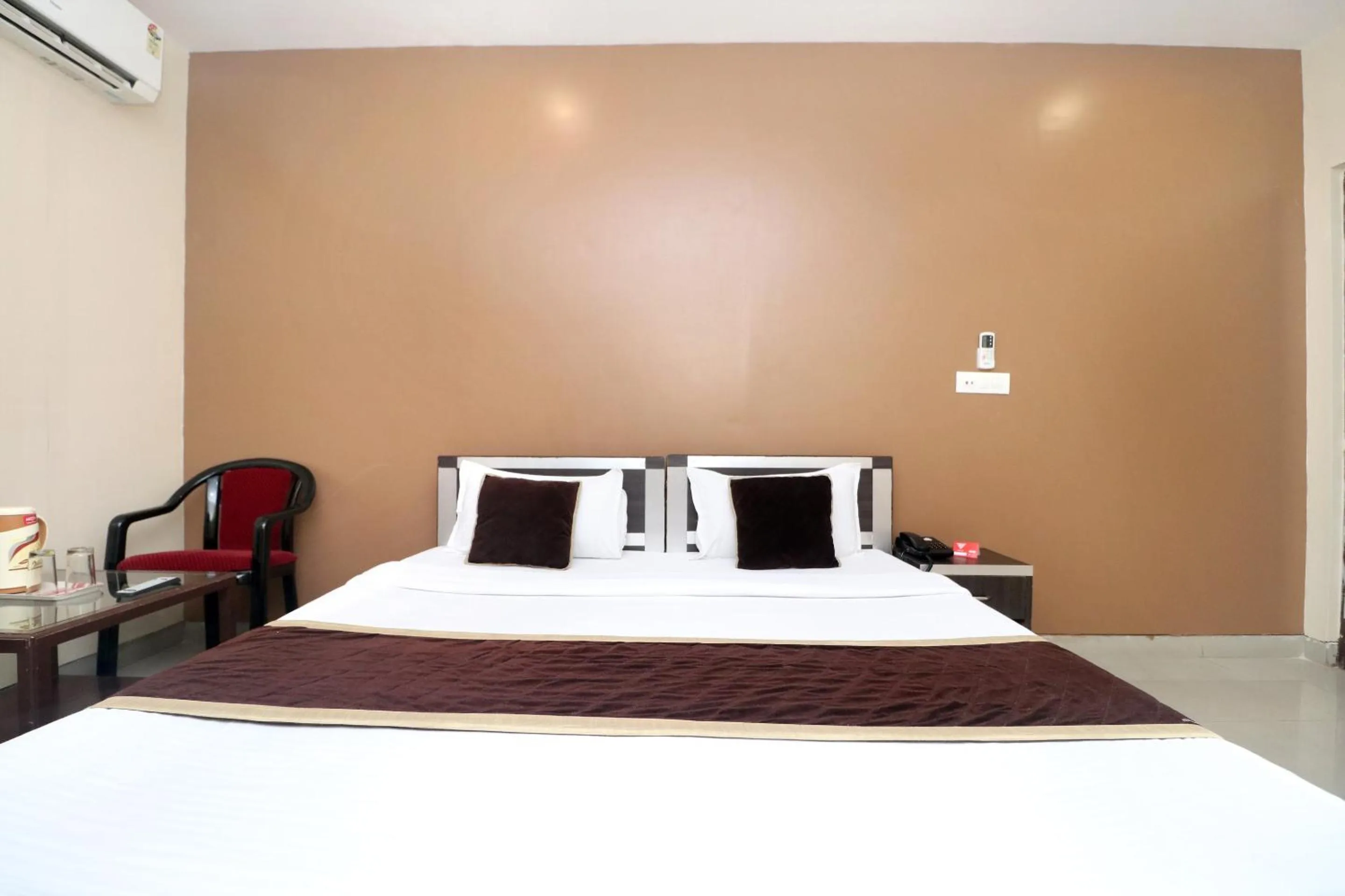 Bedroom, Bed in HOTEL WHITE STONE RESIDENCY