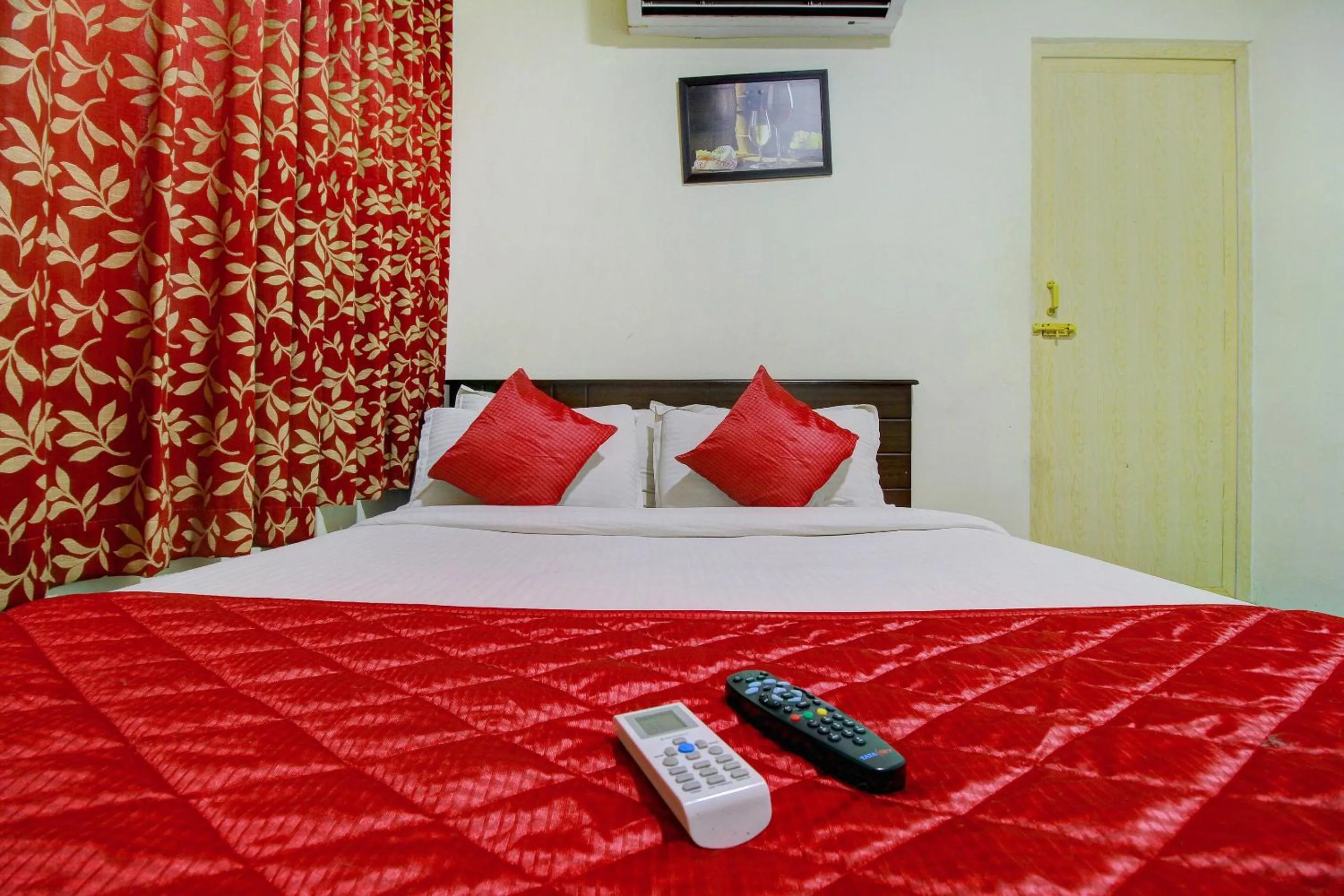 Bedroom, Bed in Hotel O India Gate
