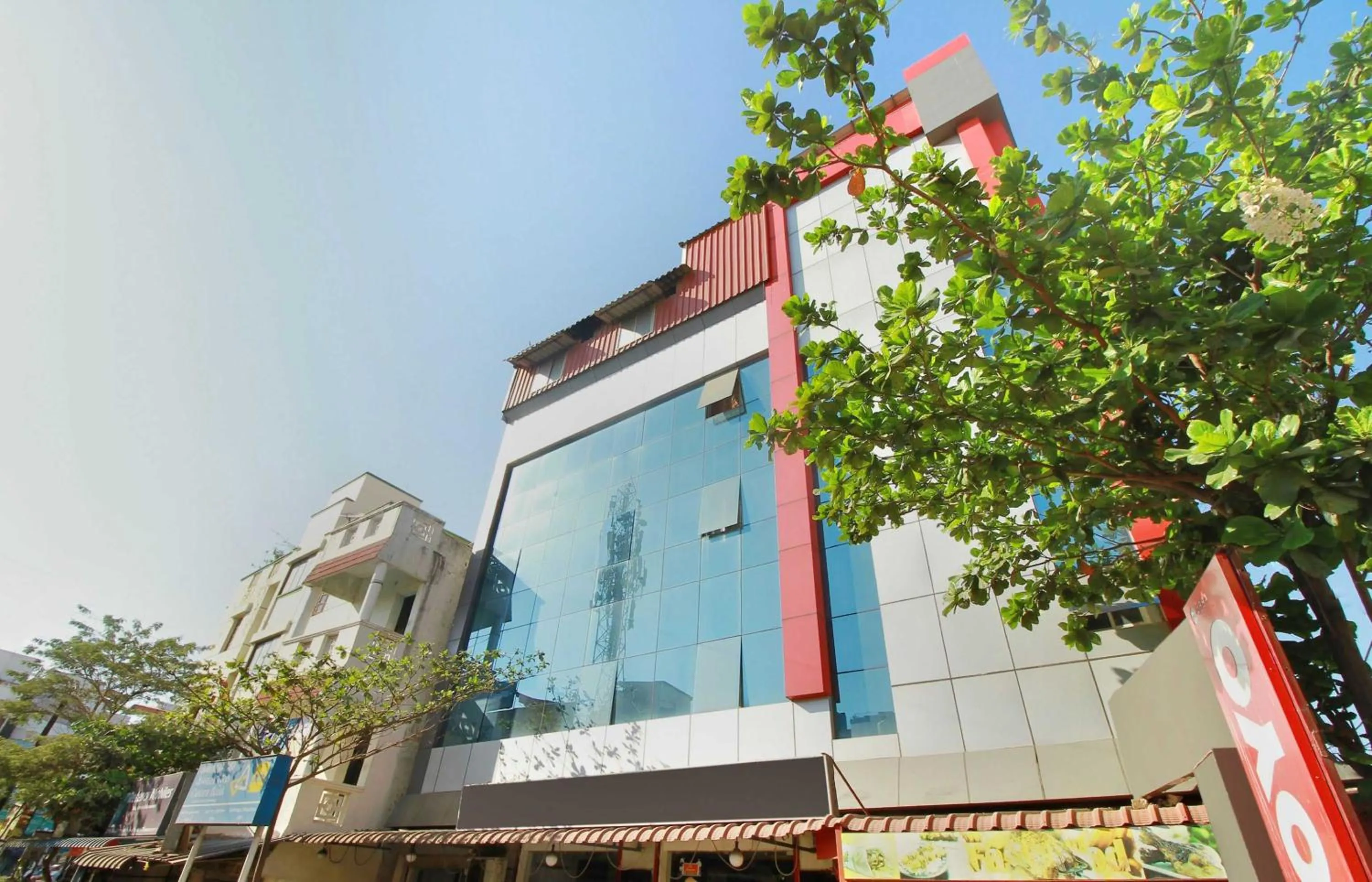 Facade/entrance in Hotel O India Gate