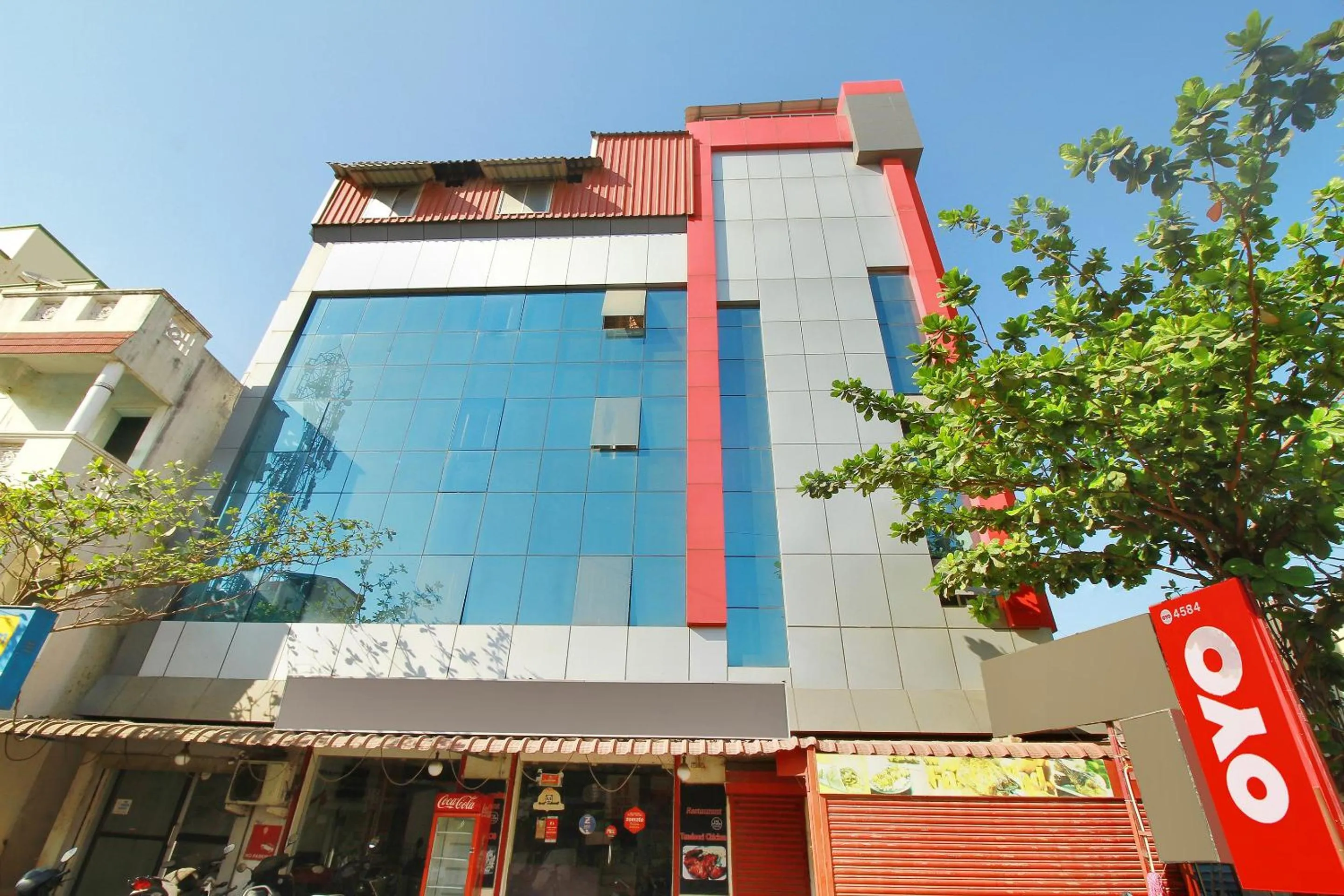 Facade/entrance in Hotel O India Gate