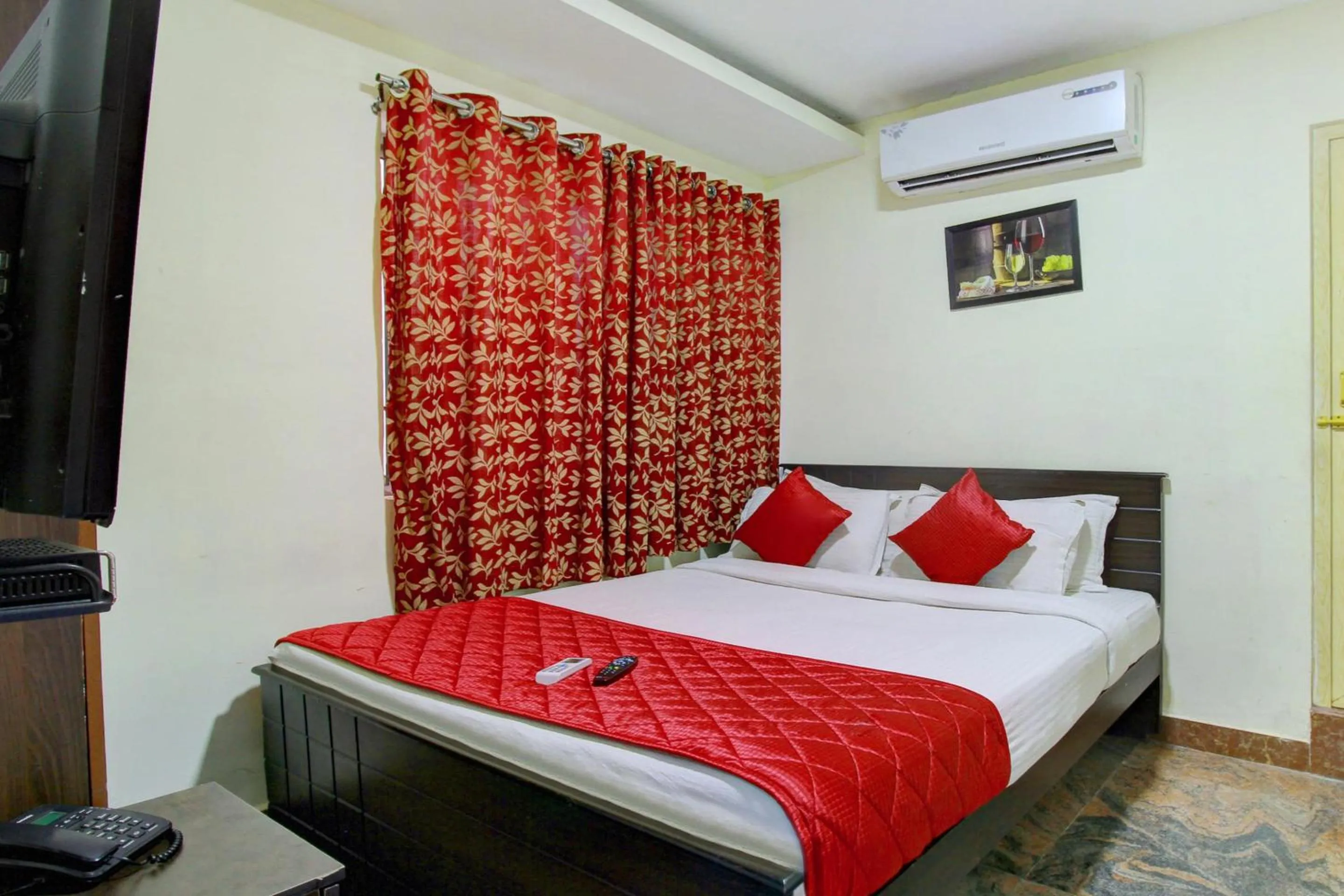 Bedroom, Bed in Hotel O India Gate
