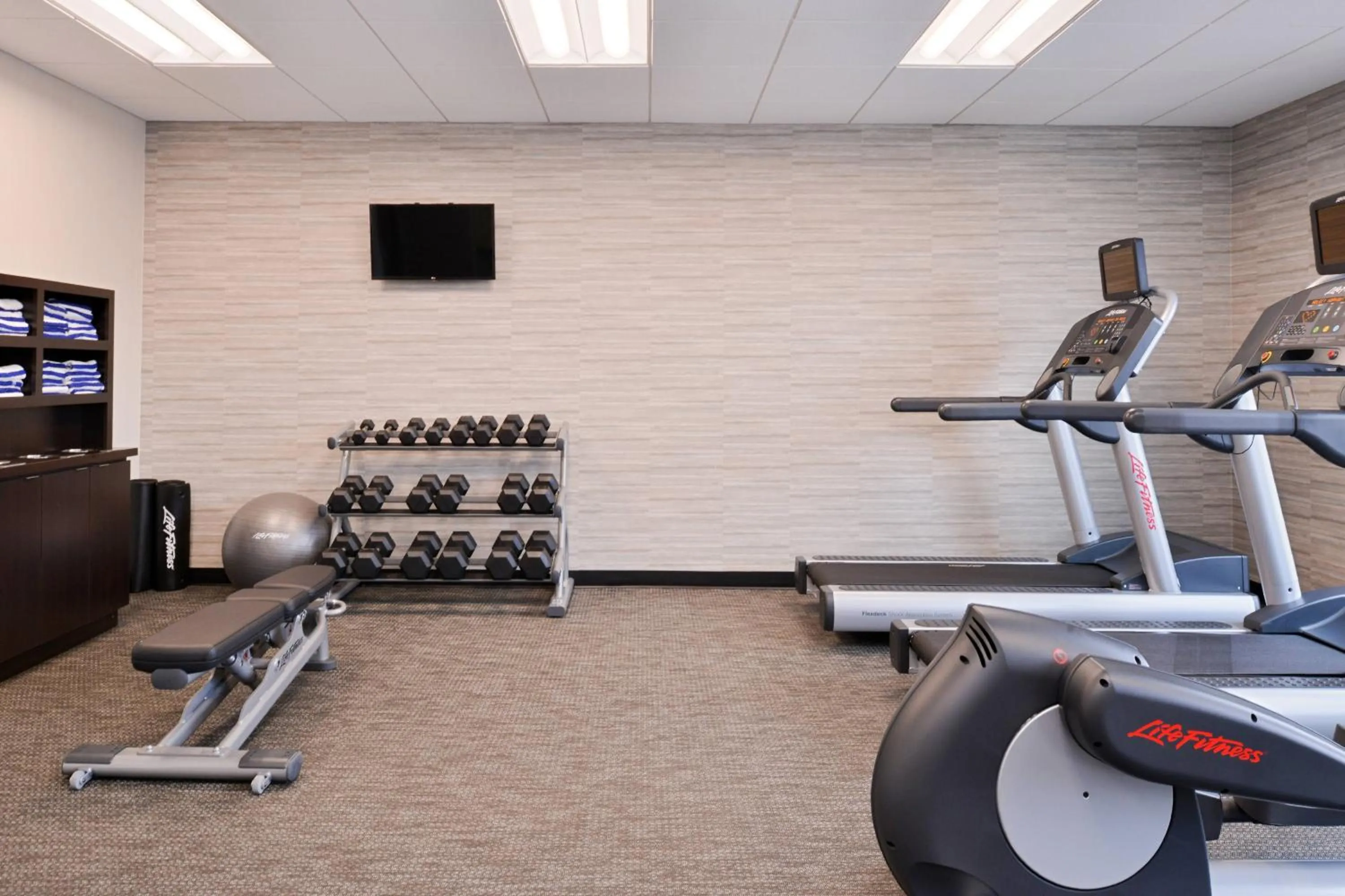 Fitness centre/facilities in Courtyard by Marriott Toledo North
