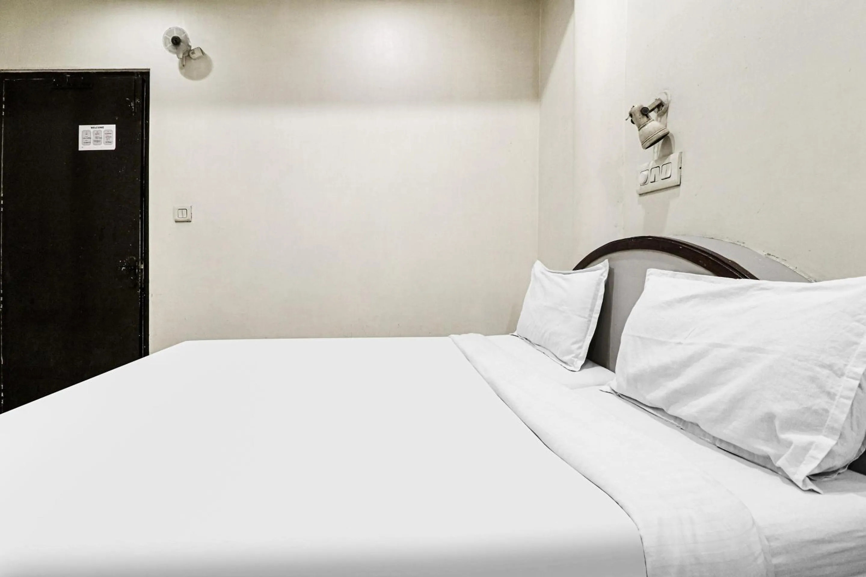 Bedroom, Bed in Hotel O Surya