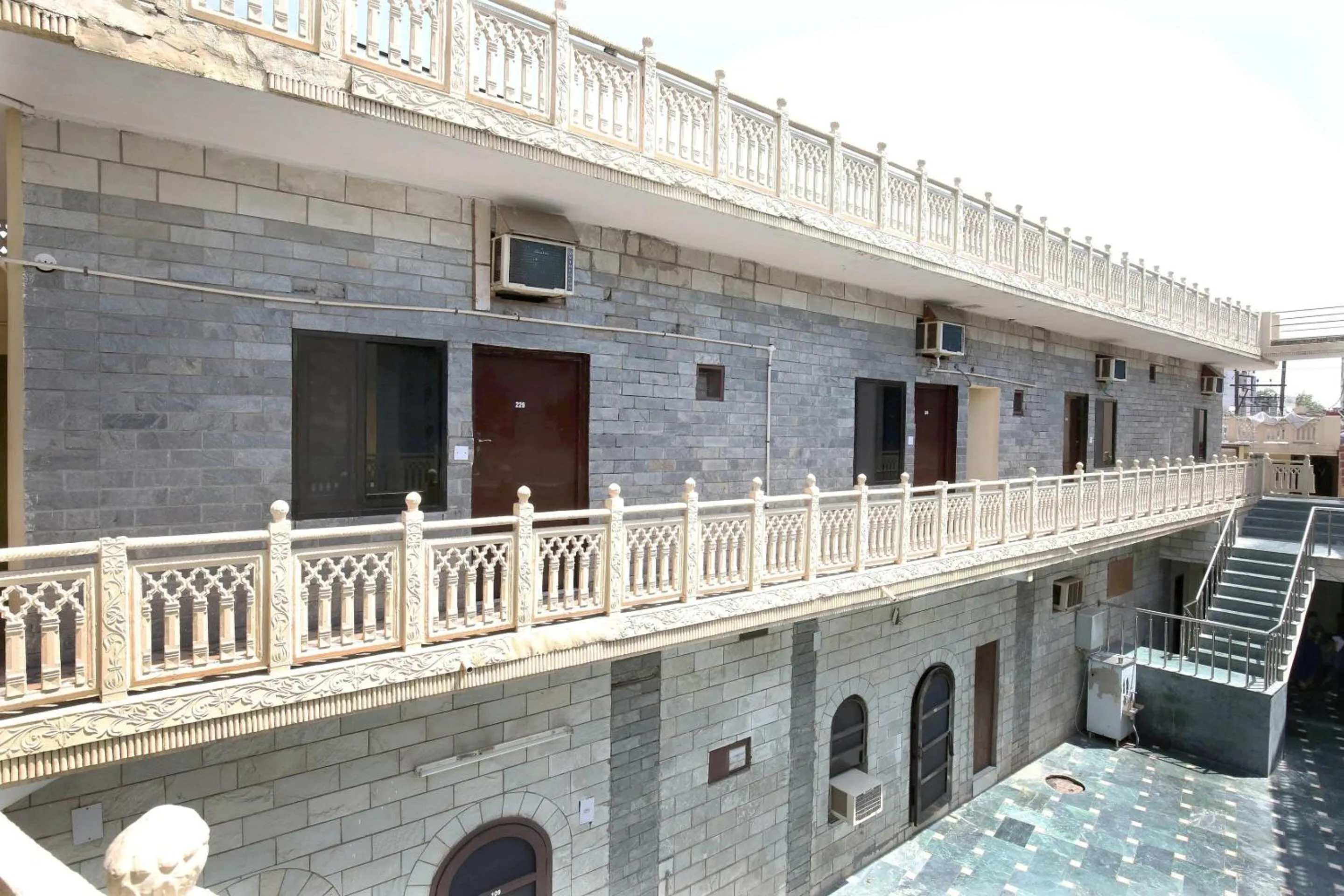 Facade/entrance in Hotel O Rajmahal