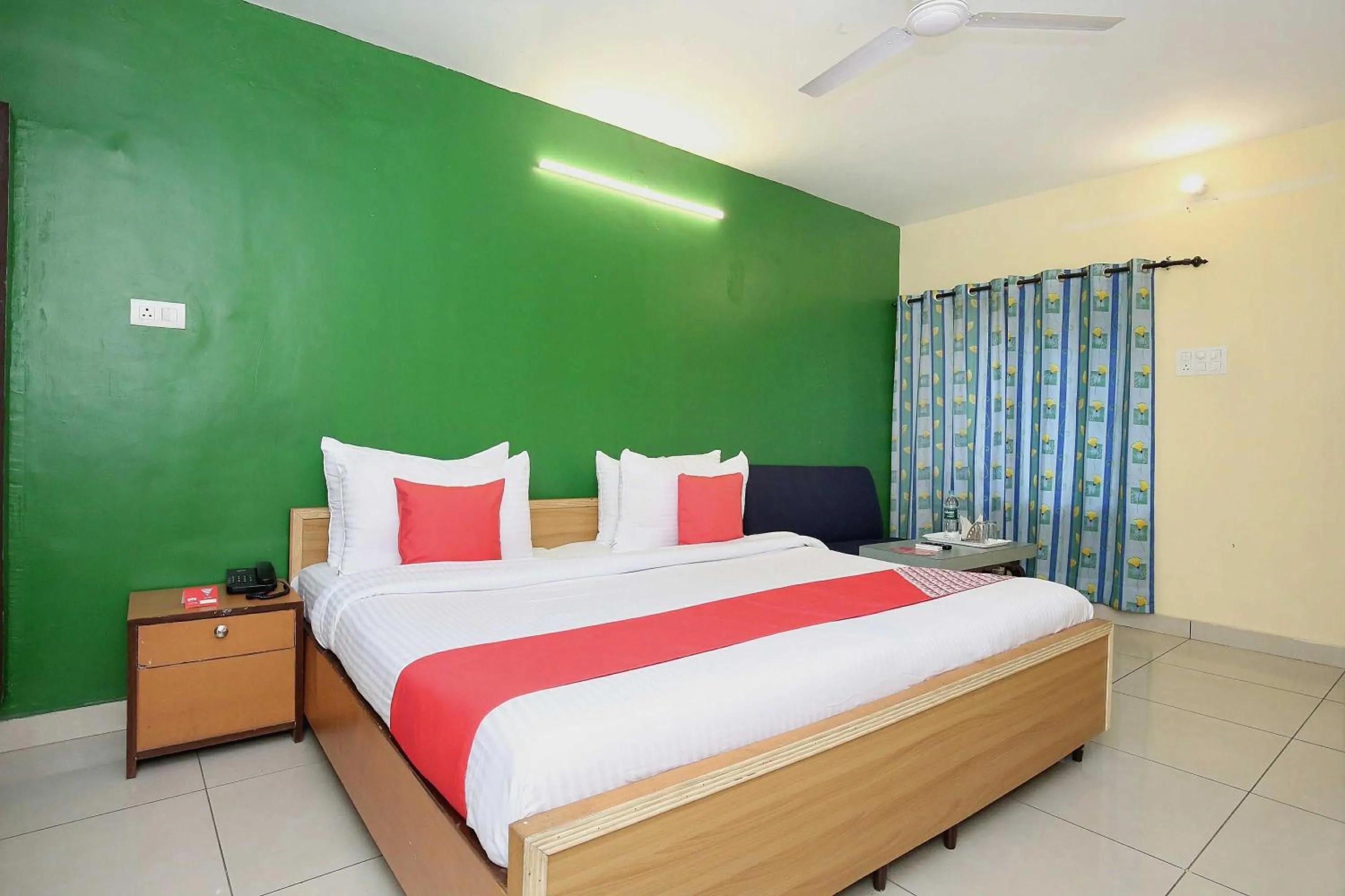 Bedroom, Bed in Hotel O Rajmahal