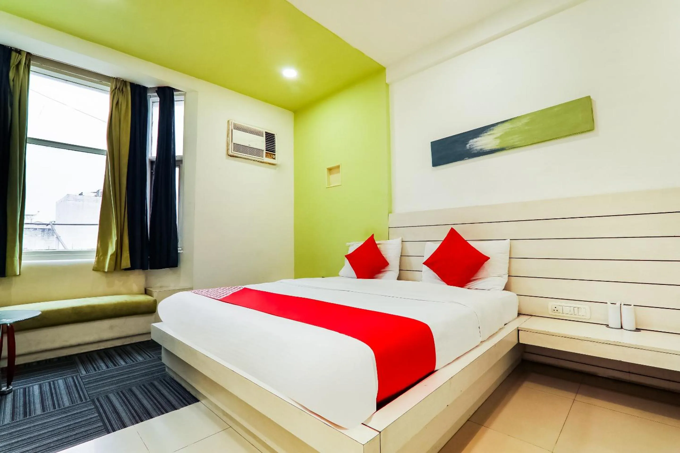 Bedroom in Super Hotel O Resort Sita Kiran