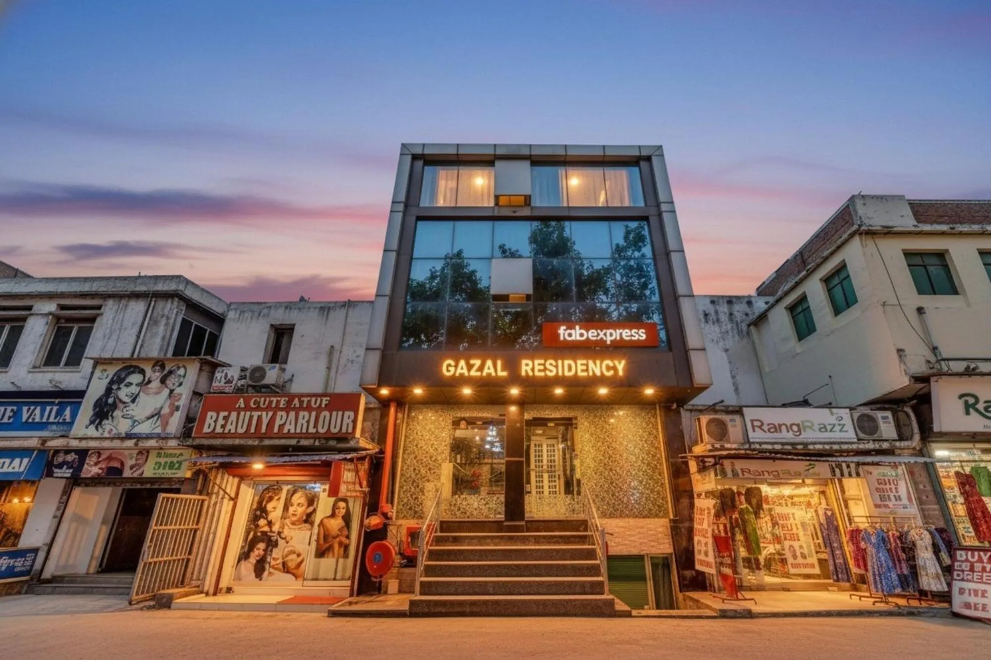 Facade/entrance in FabHotel Gazal Residency Mahanagar