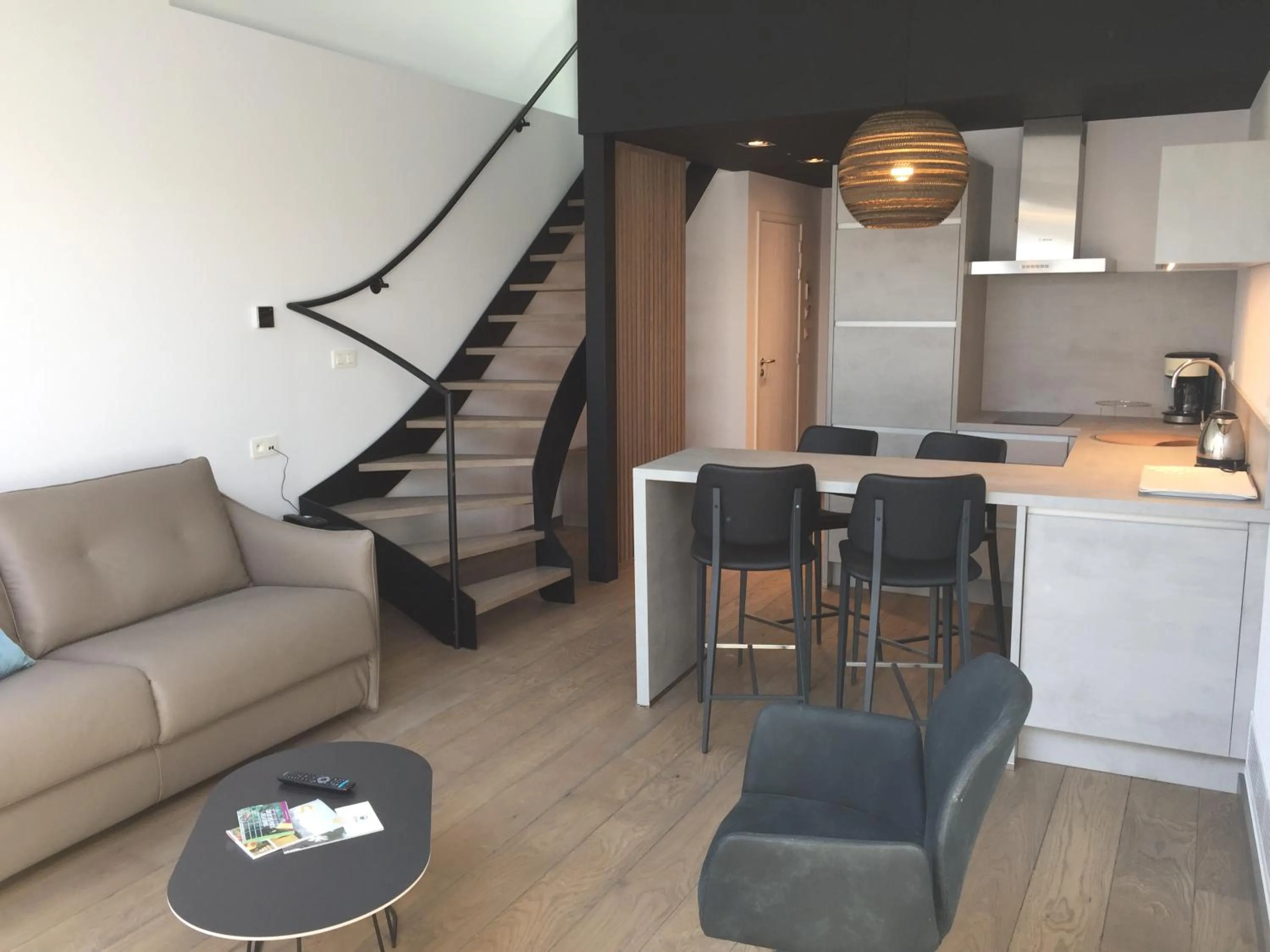 Photo of the whole room in Le Florentin