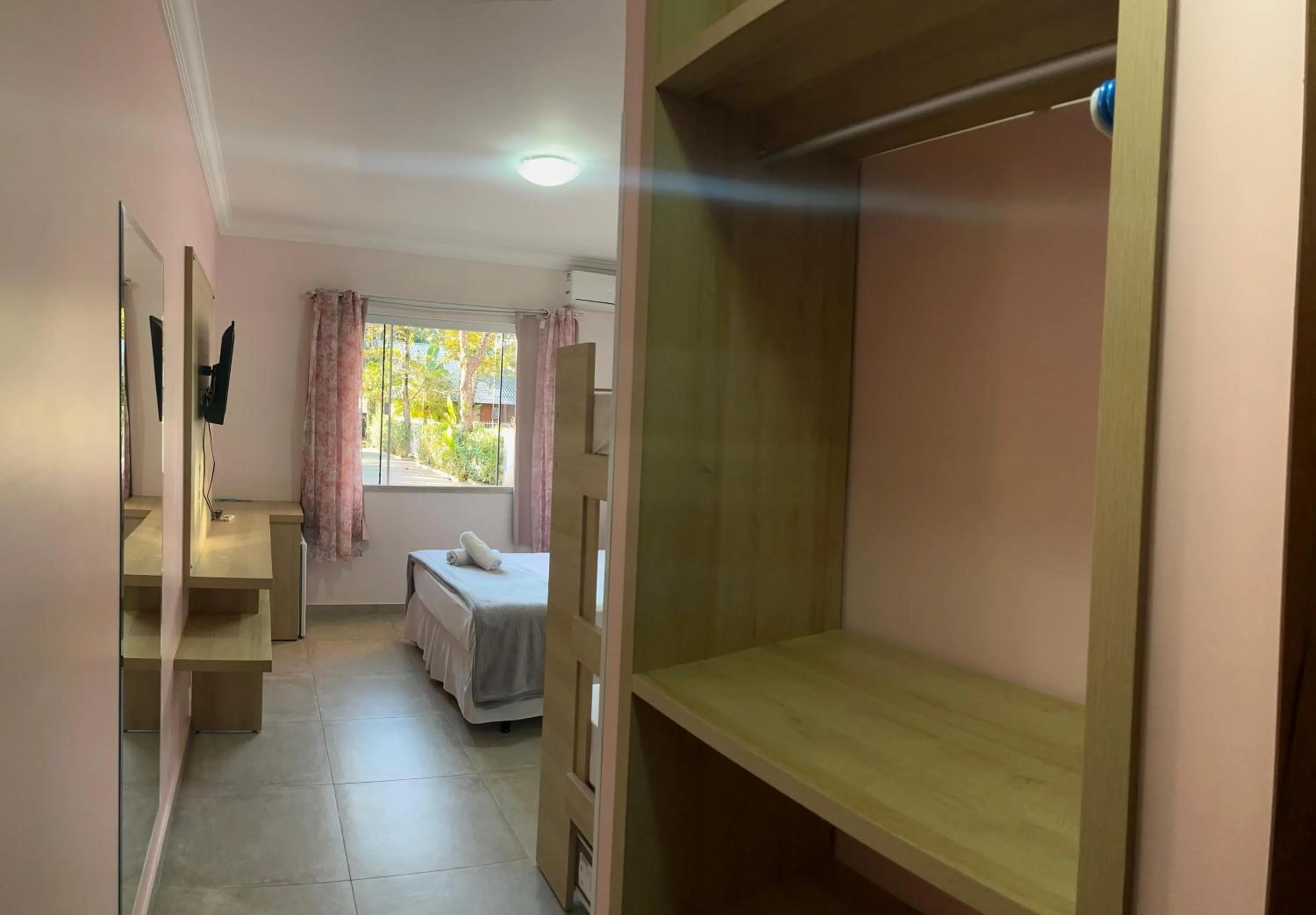 Photo of the whole room, Bed in Pousada Baía dos Açores