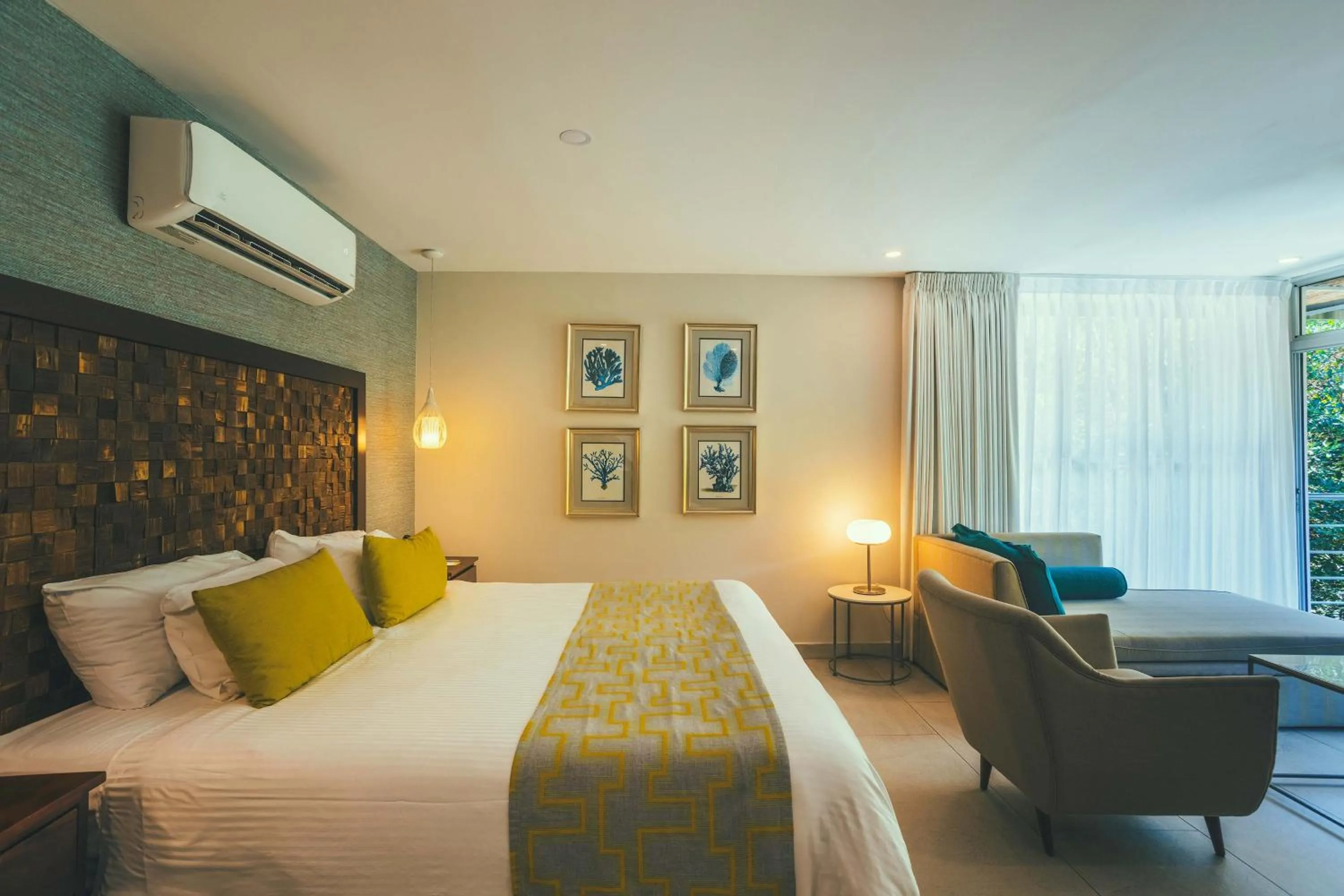 Living room, Bed in Jungle Vista Boutique Hotel