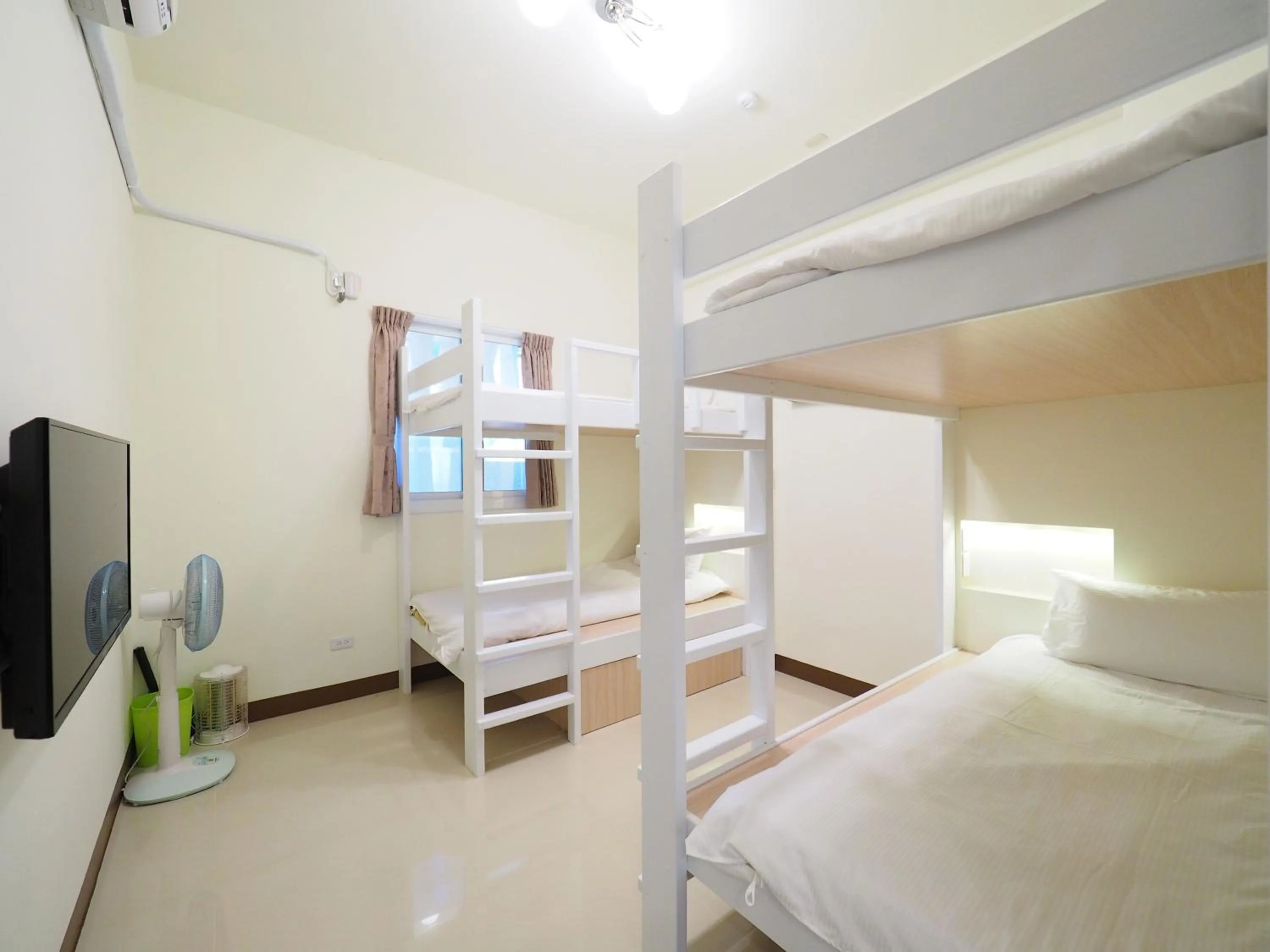 Bedroom, Bed in Love and Peace B&B