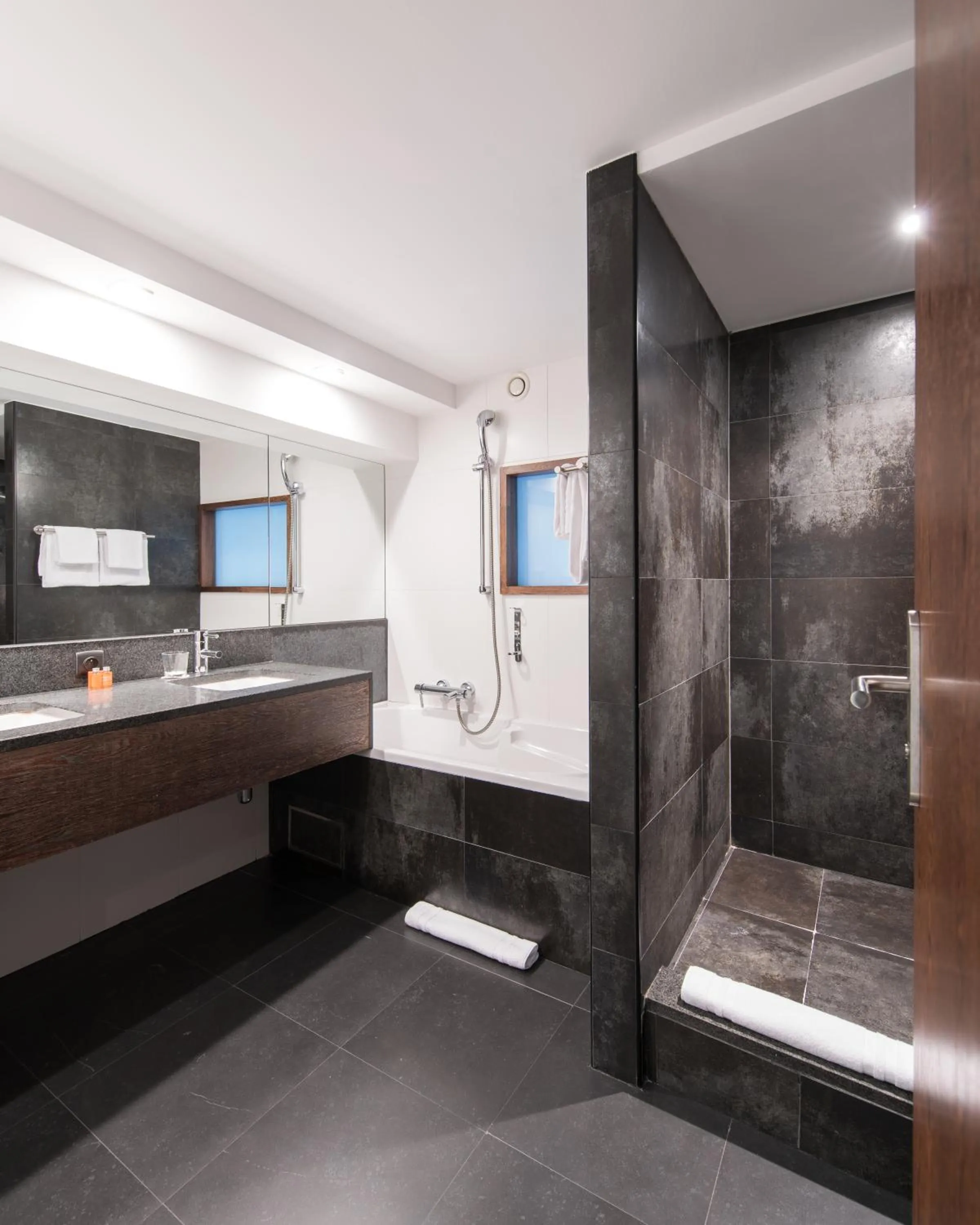 Bathroom in Hotel Chambord