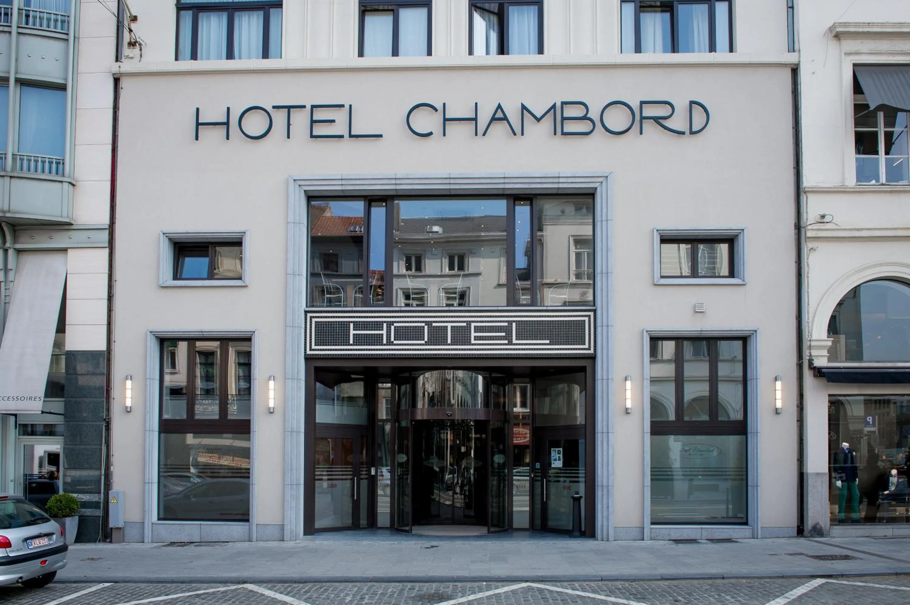 Facade/entrance in Hotel Chambord
