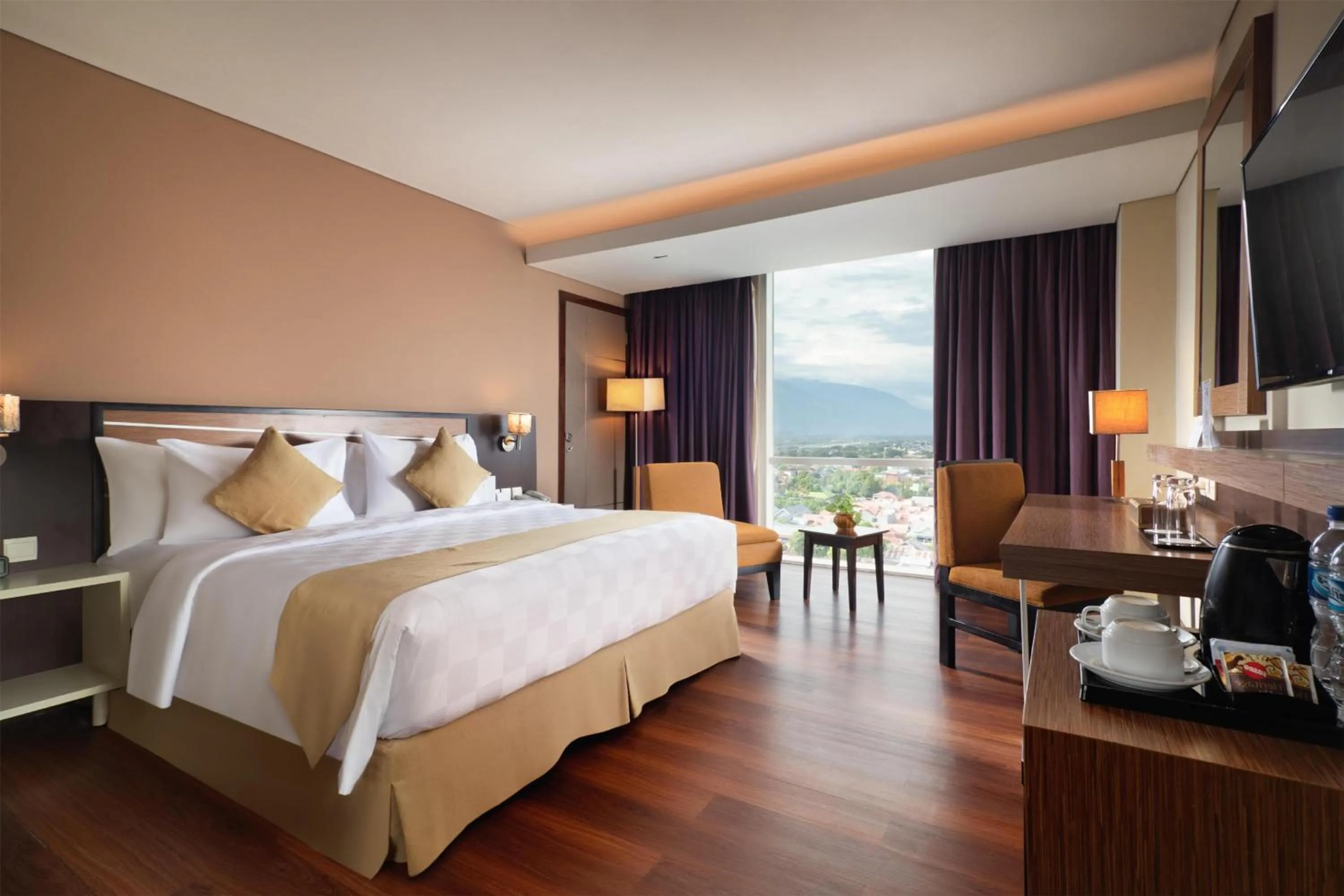 Bedroom, Bed in Best Western Plus Coco Palu