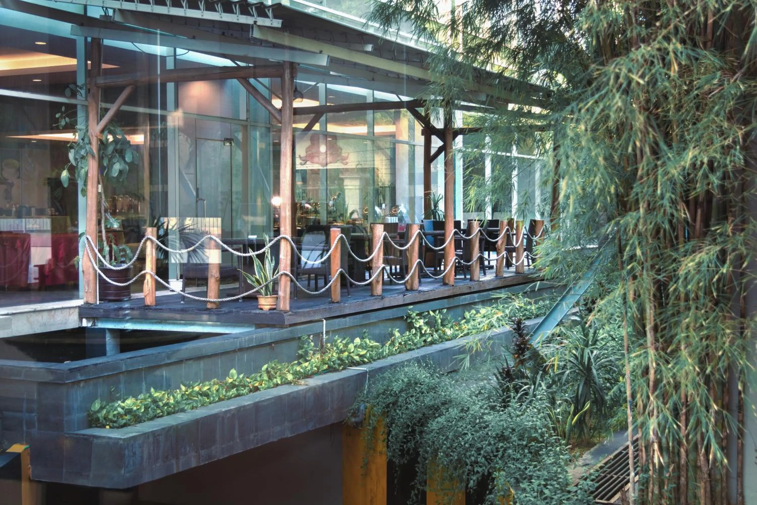 Restaurant/places to eat in Best Western Plus Coco Palu