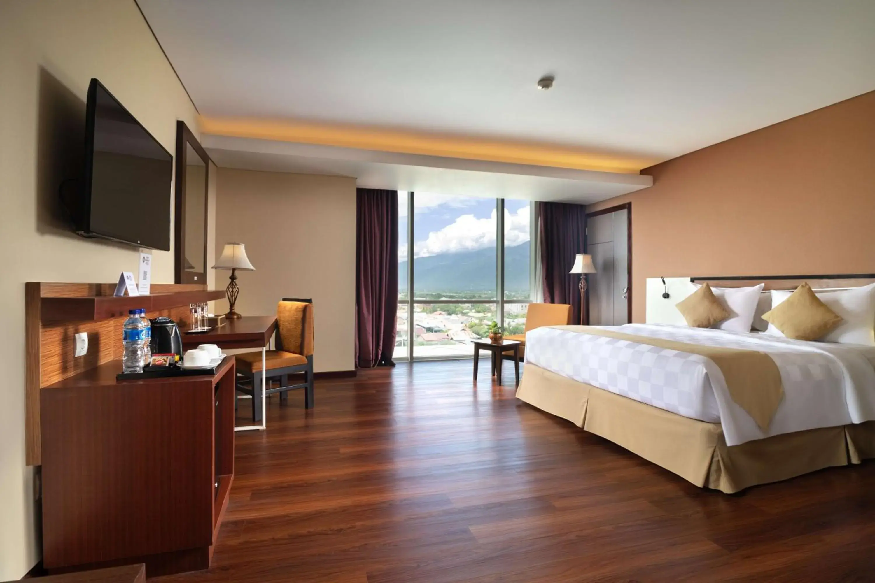 Deluxe Queen Room with City View – Non-Smoking in Best Western Plus Coco Palu Deluxe Queen Room with City View – Non-Smoking in Best Western Plus Coco Palu