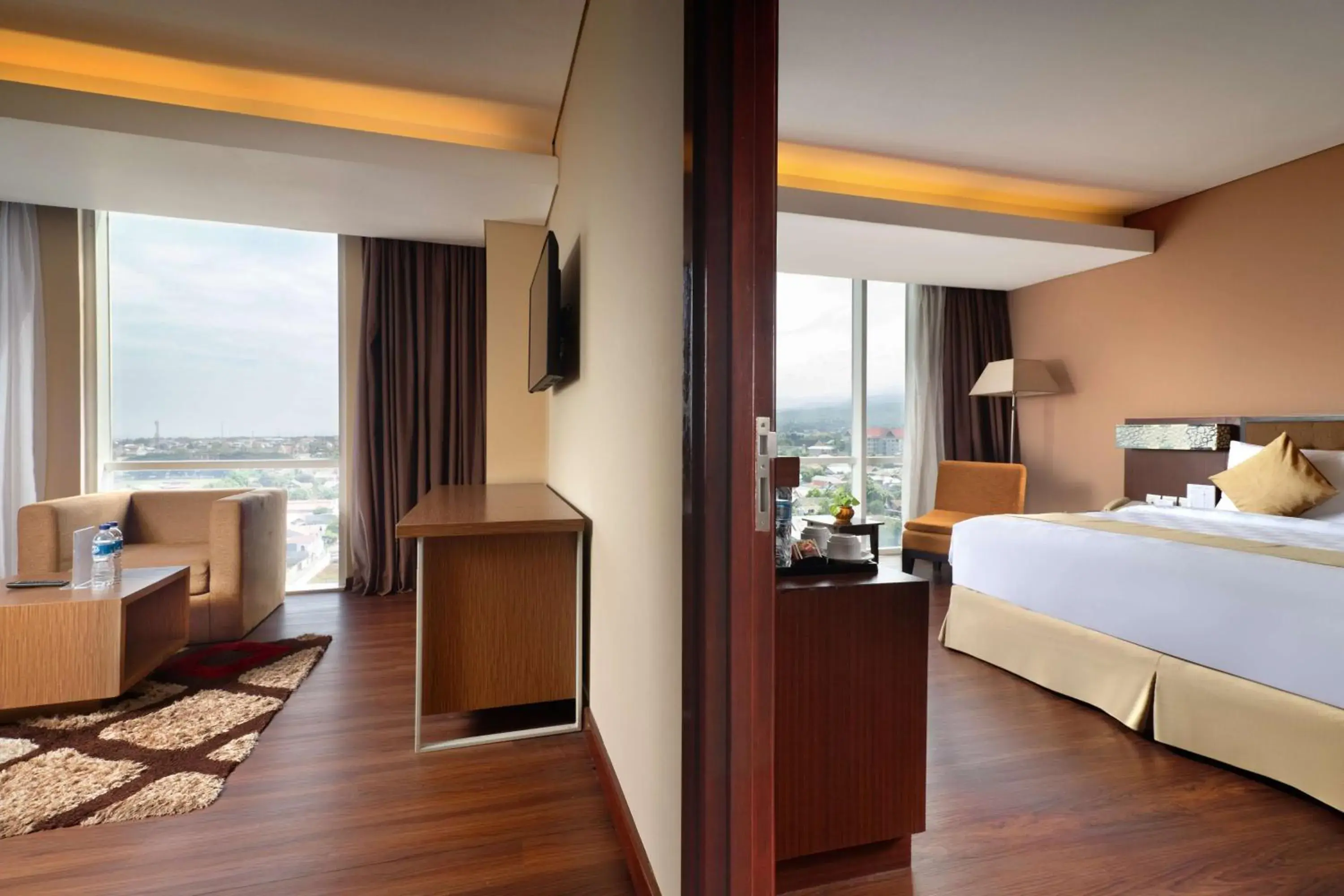 Junior King Suite with City View – Smoking in Best Western Plus Coco Palu Junior King Suite with City View – Smoking in Best Western Plus Coco Palu
