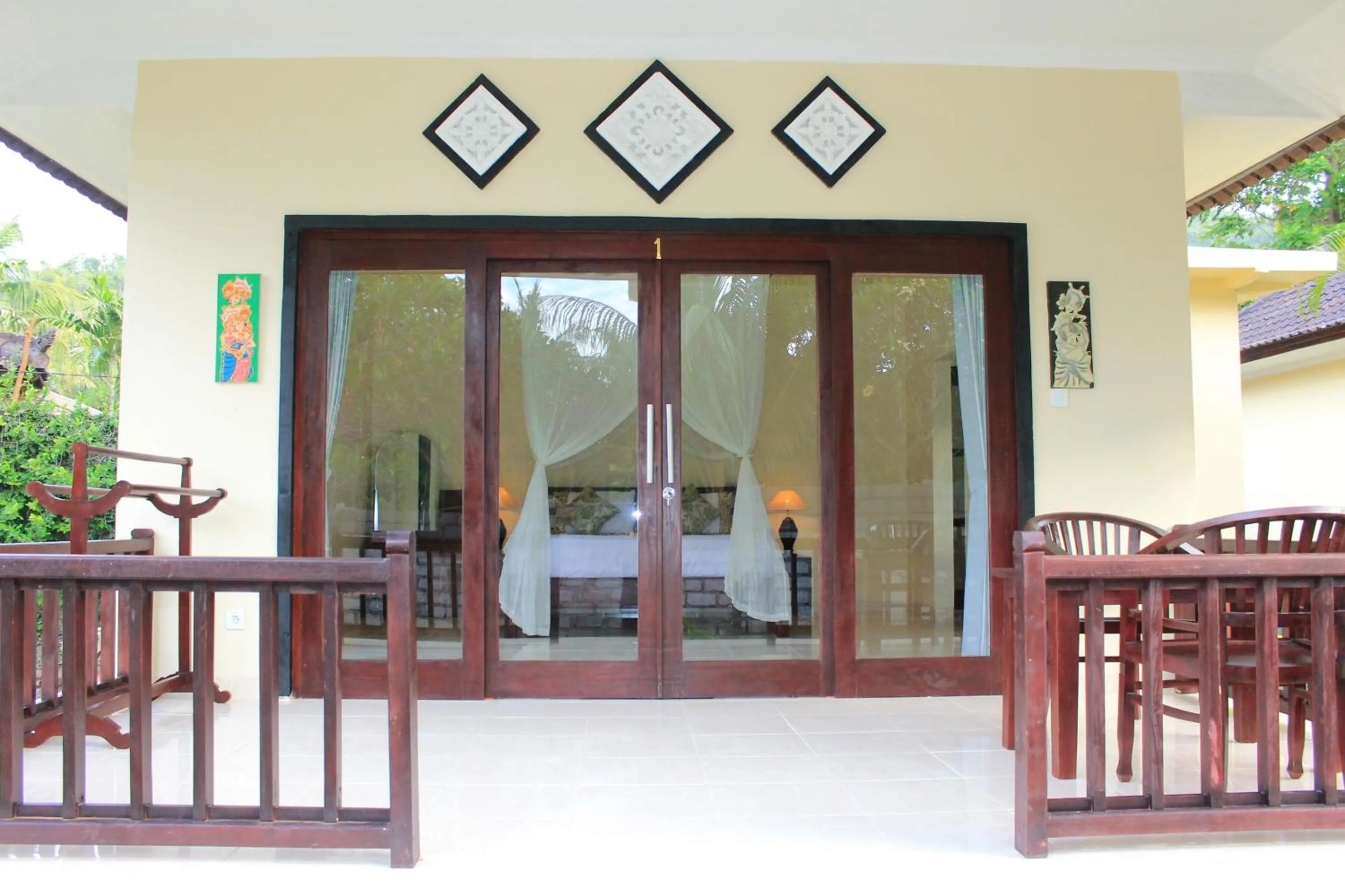 Facade/entrance in Bintang Beach Villa