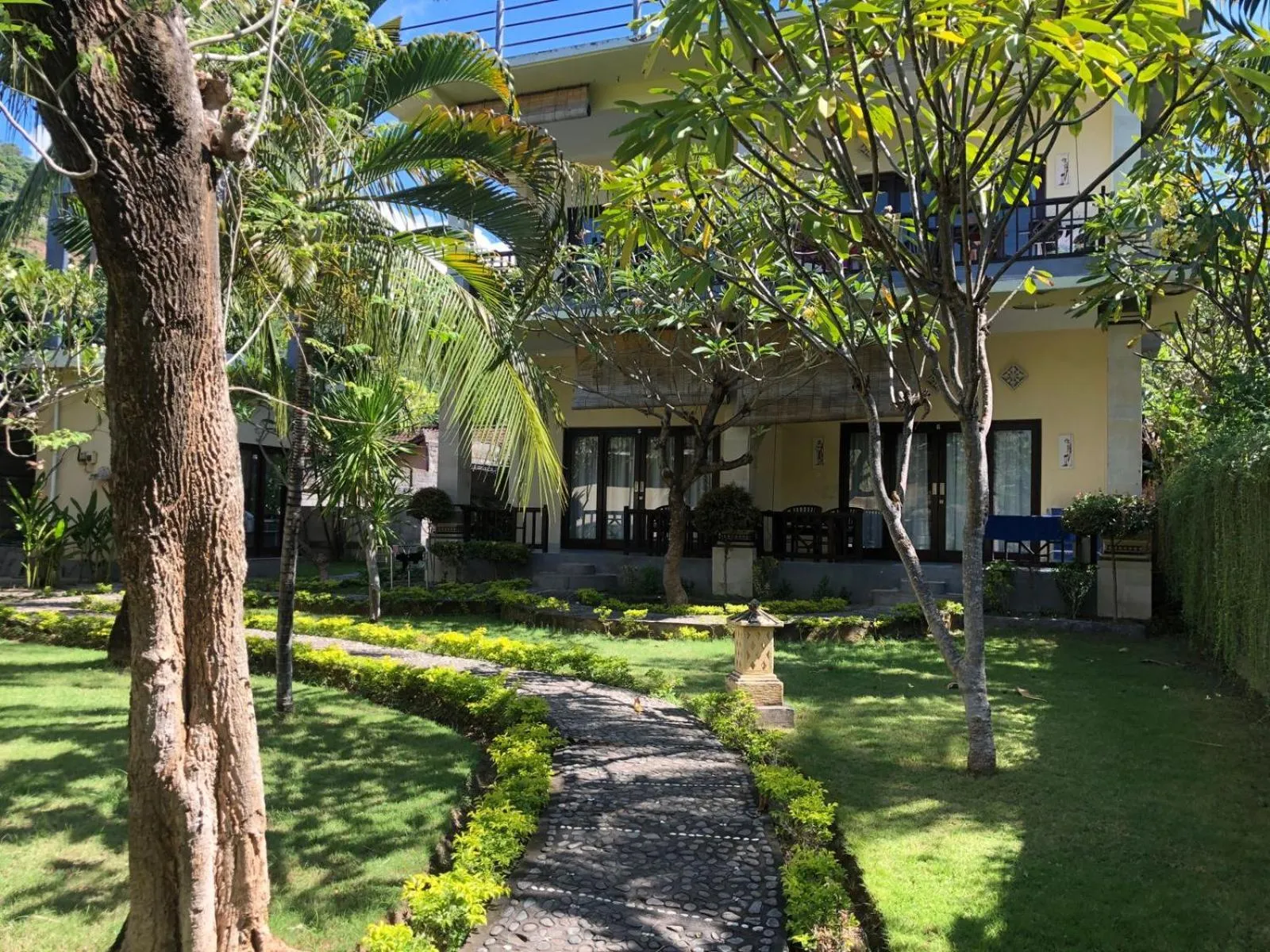 Garden view in Bintang Beach Villa