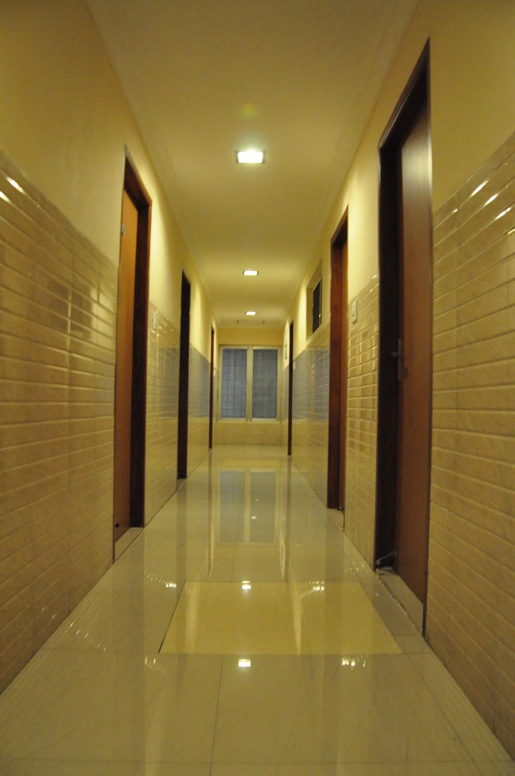 Communal lounge/ TV room in Sarovara Deluxe Rooms