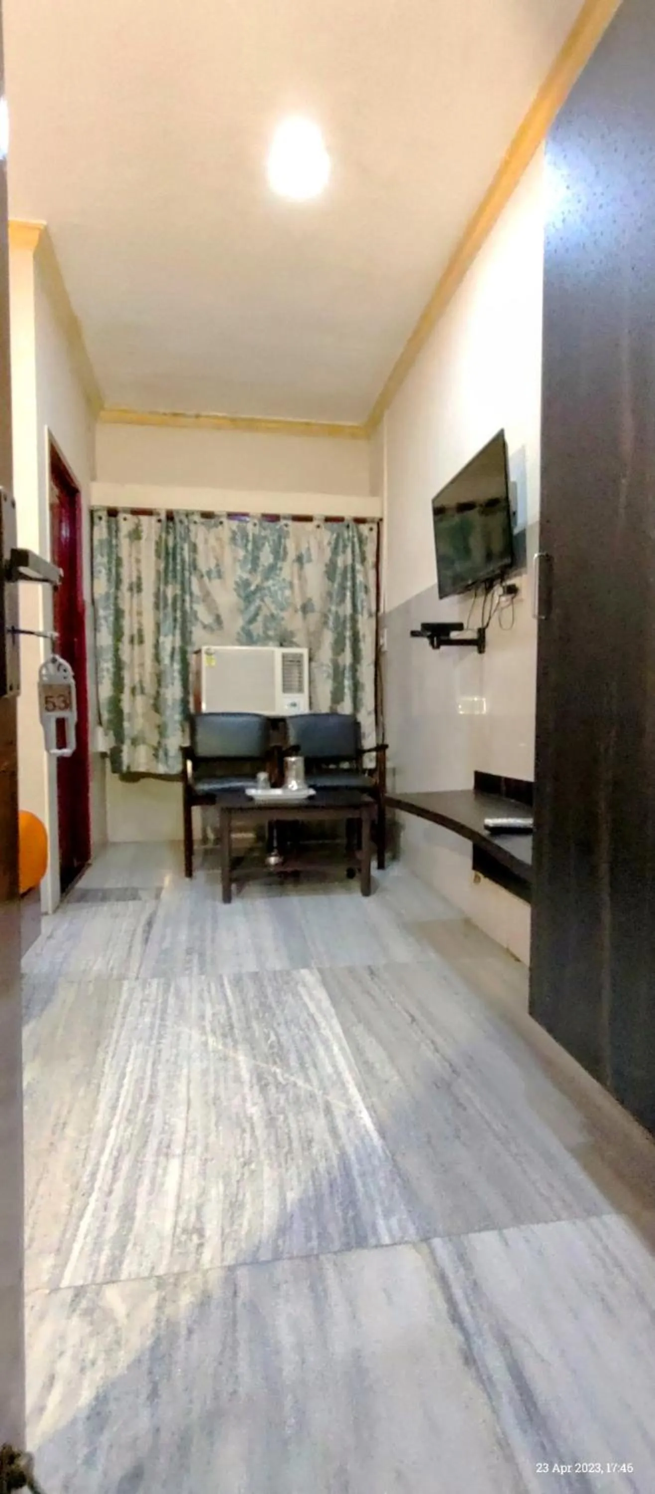 TV and multimedia in Sarovara Deluxe Rooms