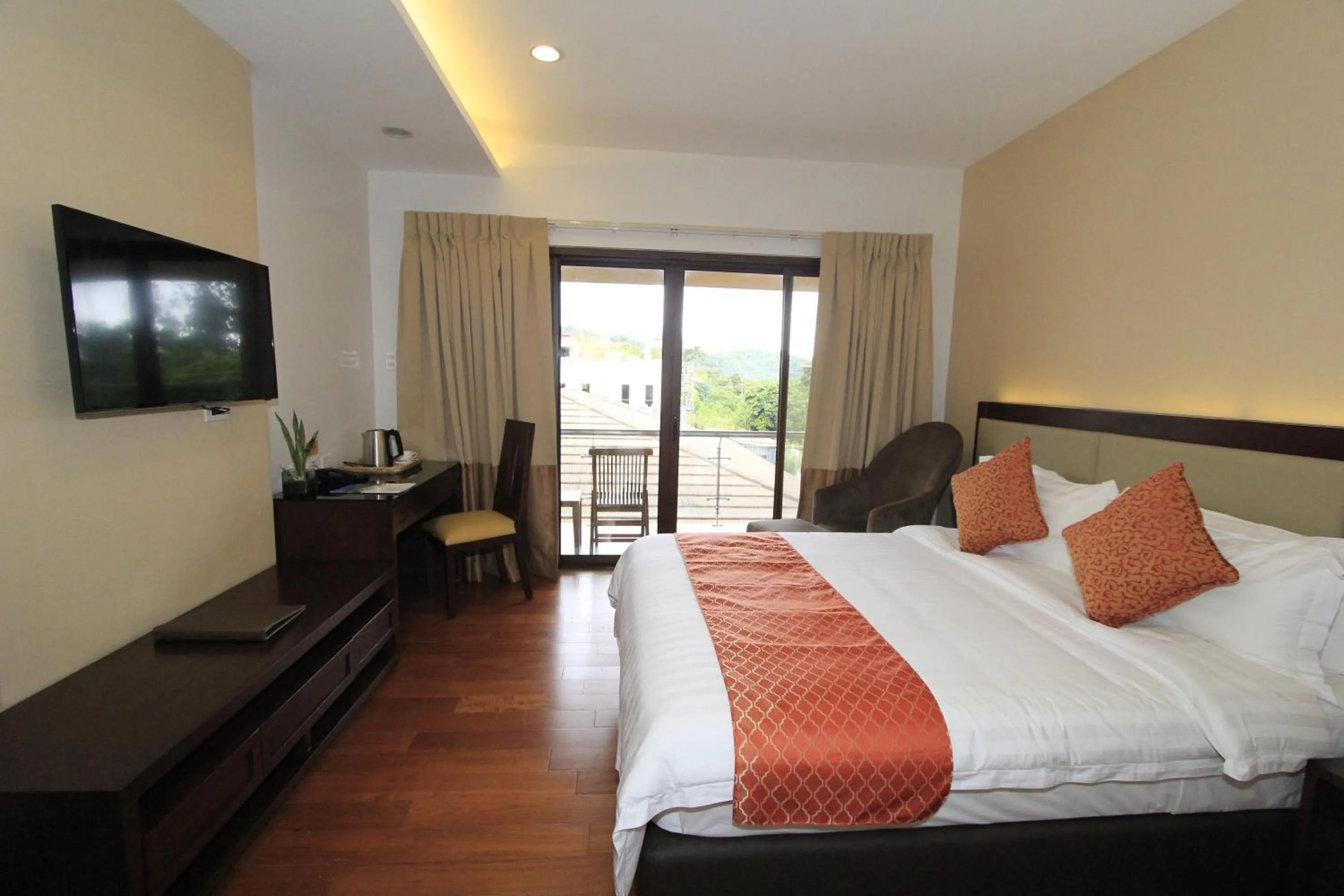 Photo of the whole room, Bed in Coron Soleil Garden Resort