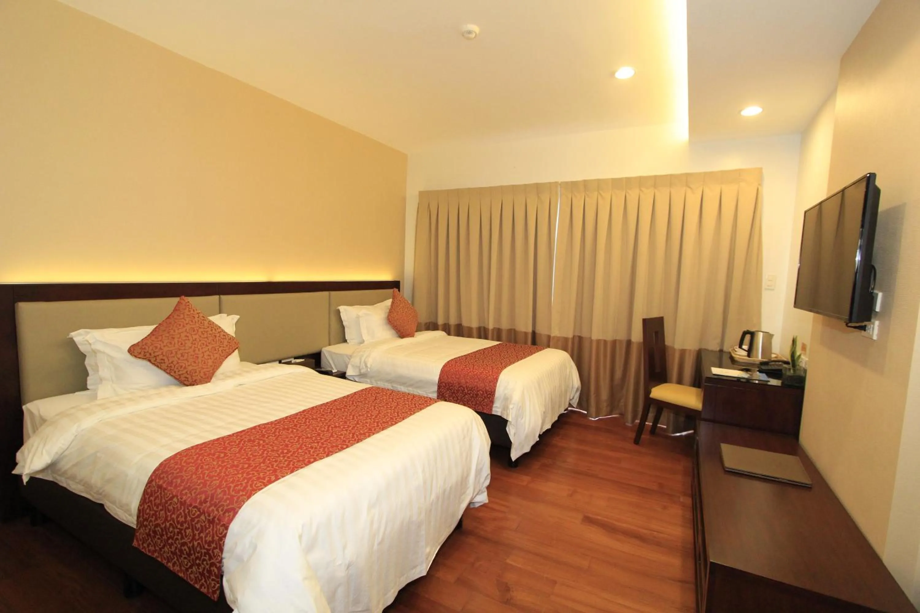 Photo of the whole room, Bed in Coron Soleil Garden Resort