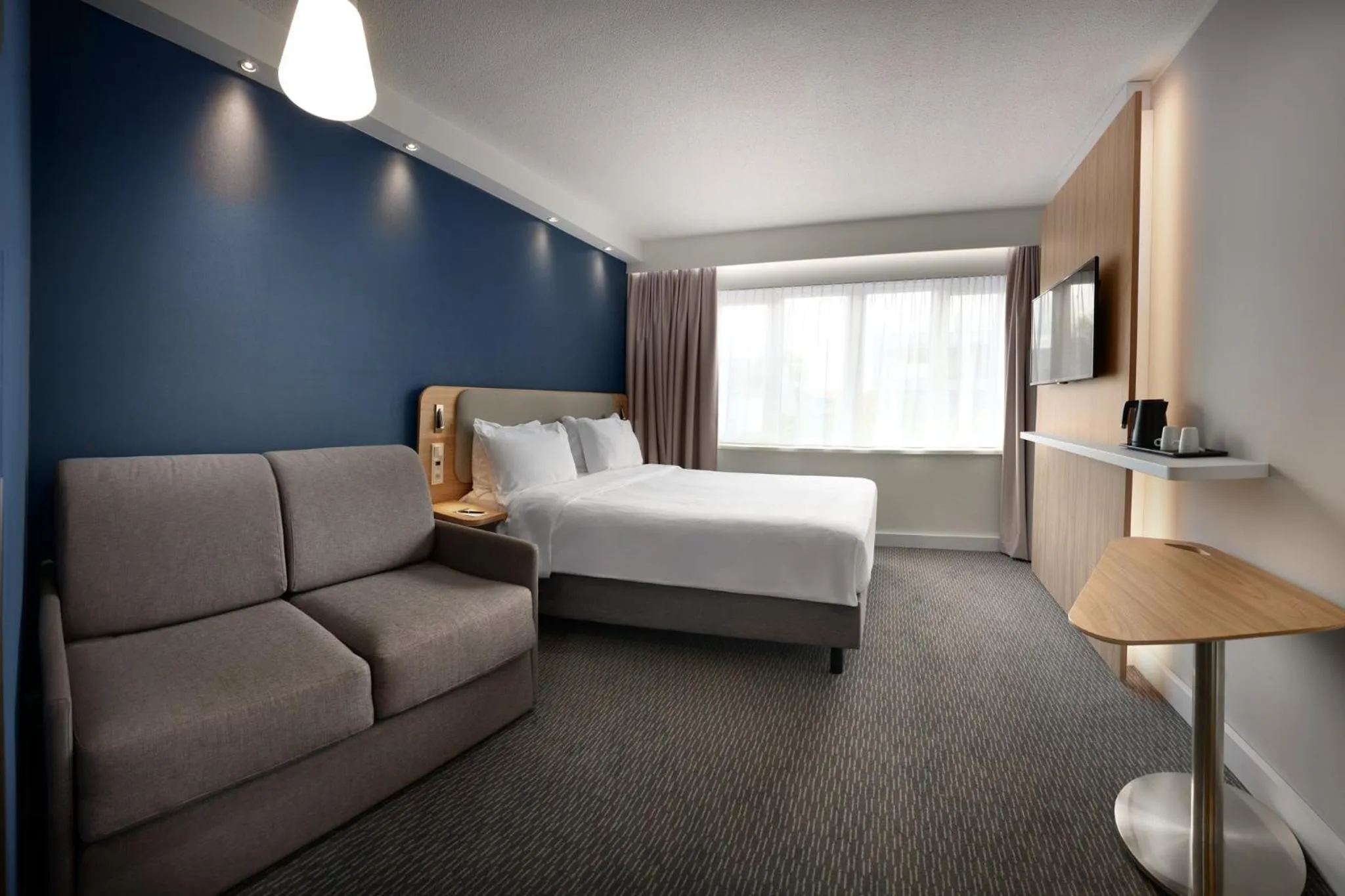 Photo of the whole room, Bed in Holiday Inn Express Hasselt by IHG