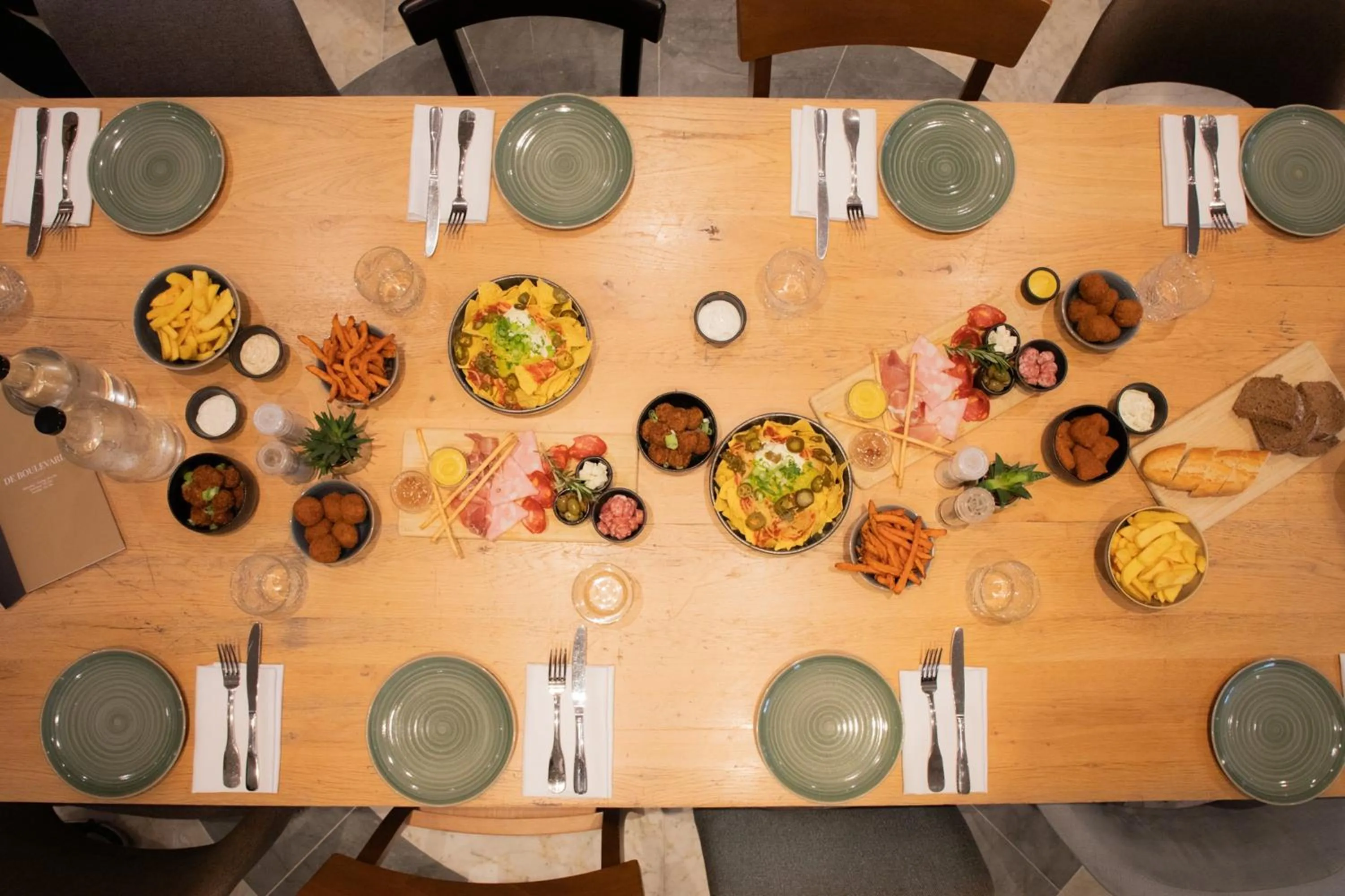 Restaurant/places to eat in Holiday Inn Express Hasselt by IHG