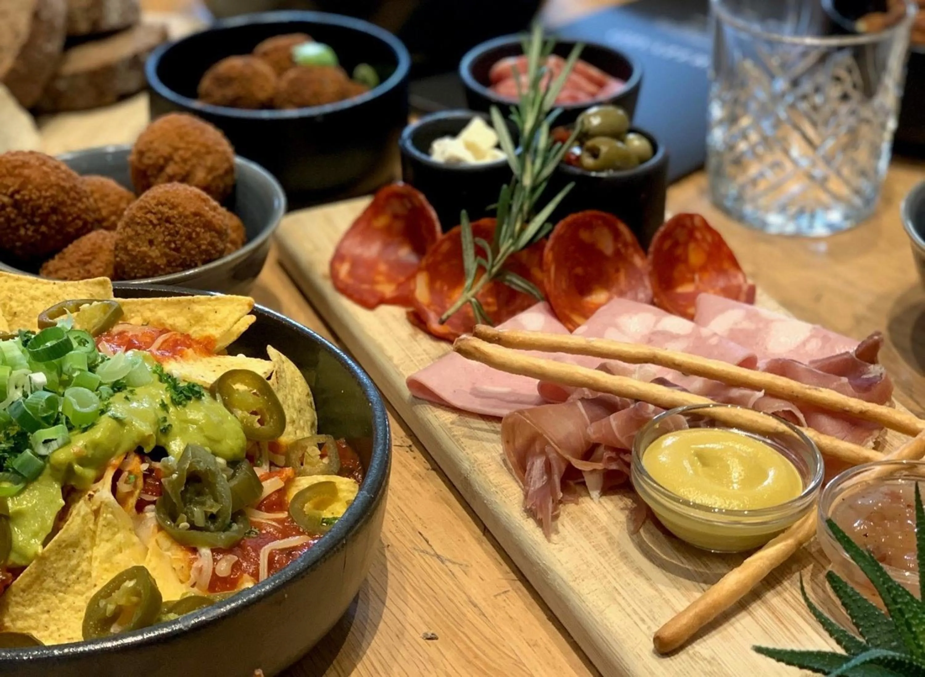 Restaurant/places to eat in Holiday Inn Express Hasselt by IHG