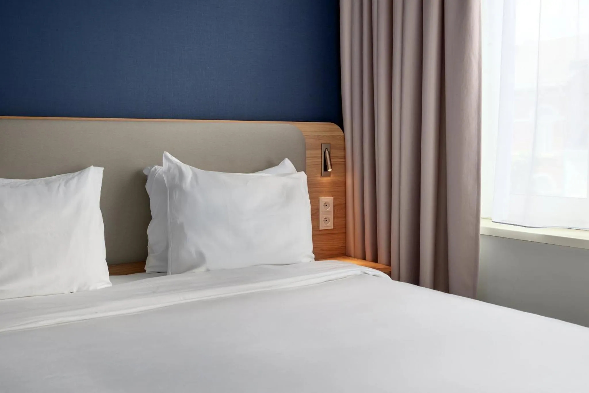 Photo of the whole room, Bed in Holiday Inn Express Hasselt by IHG