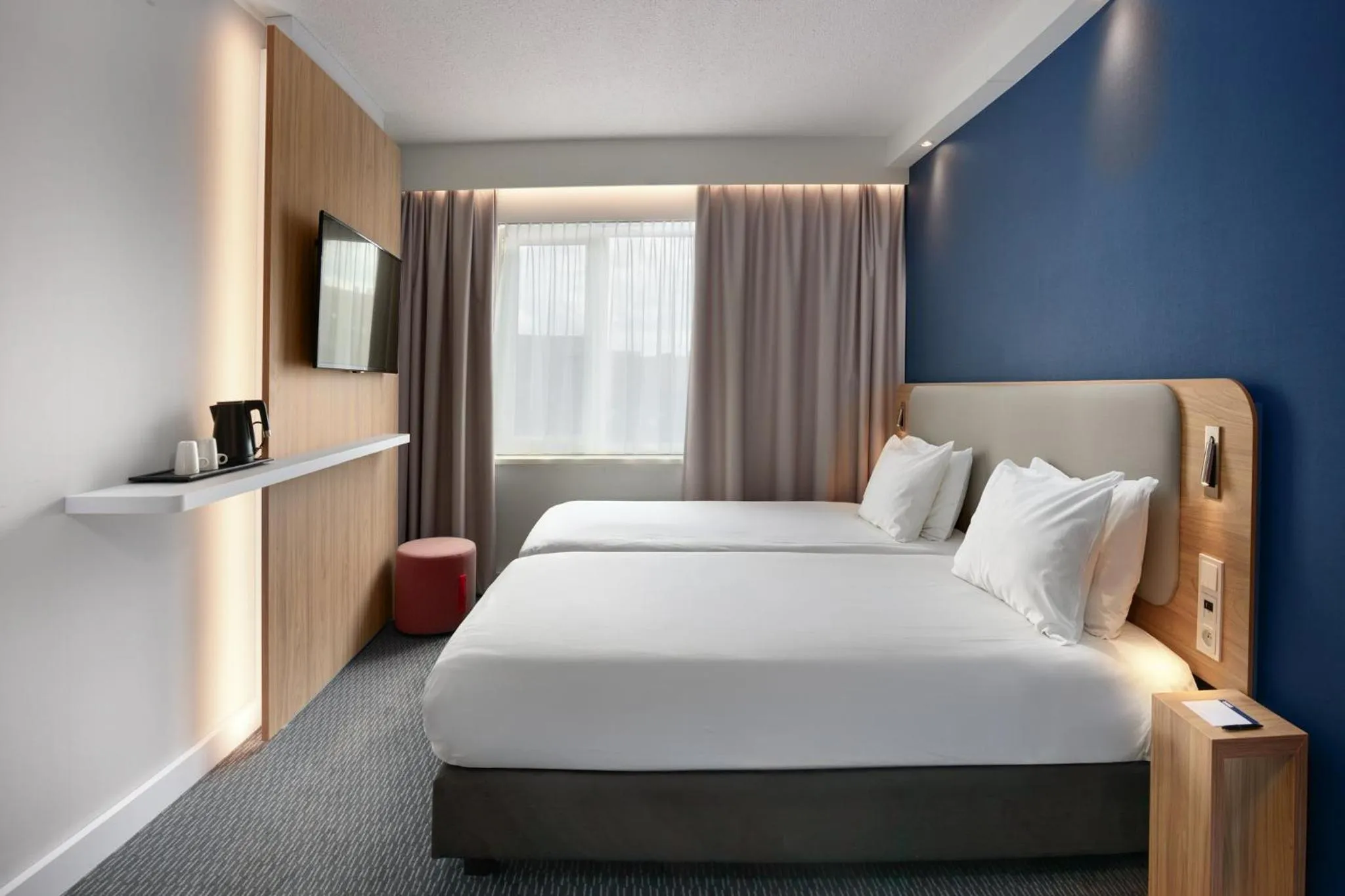 Photo of the whole room, Bed in Holiday Inn Express Hasselt by IHG