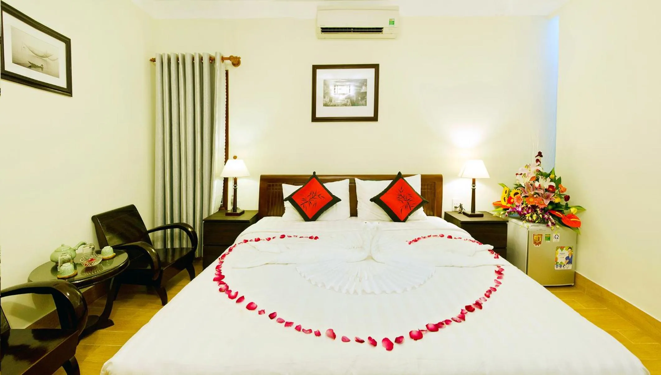 Photo of the whole room, Bed in An Hoi Town Homestay