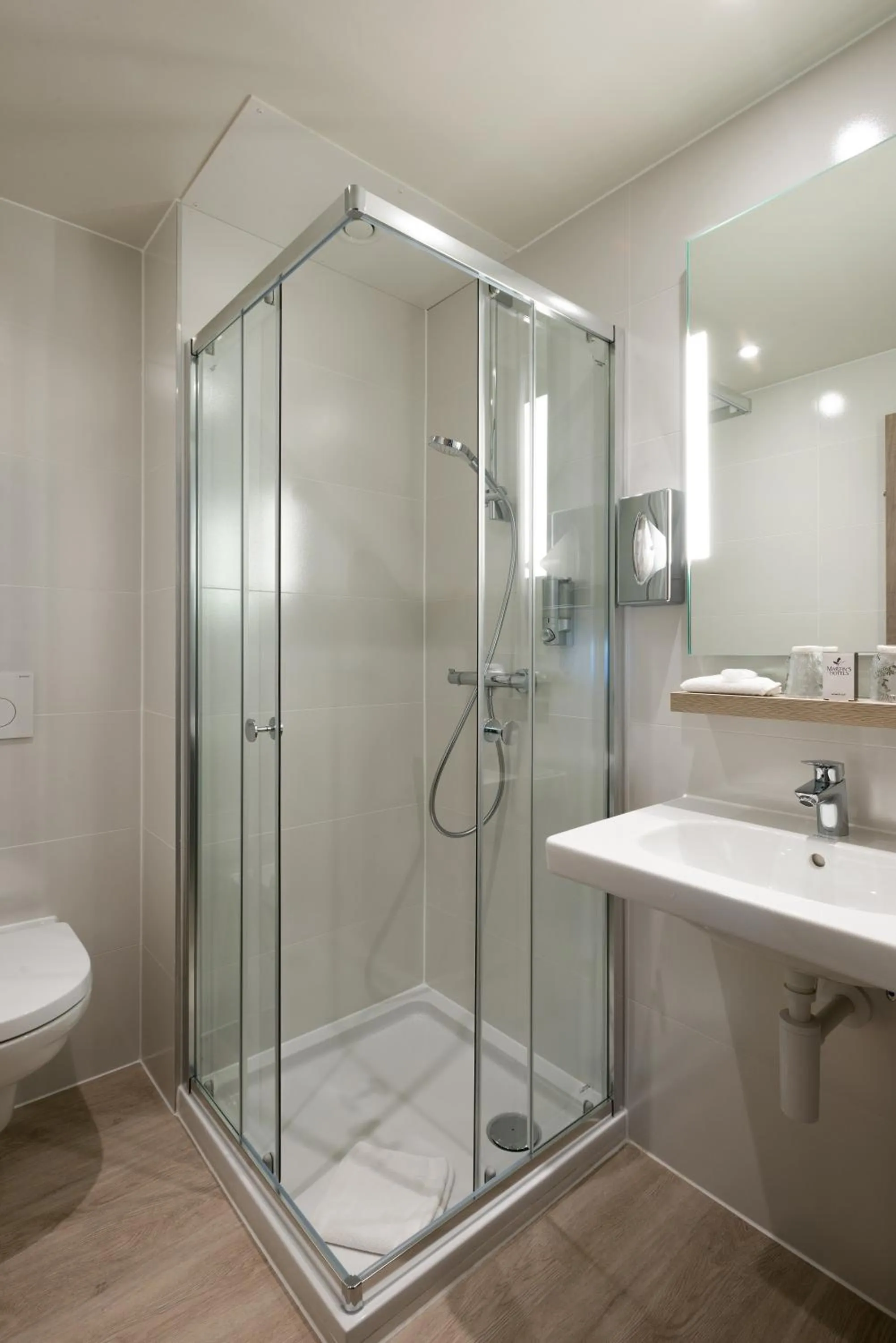 Shower in Martin's Brugge