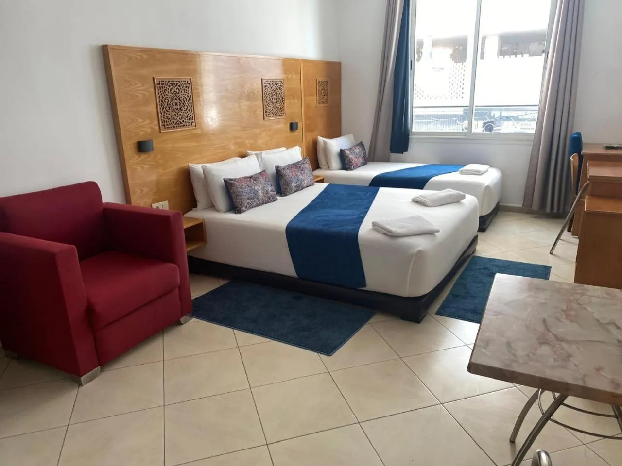 Living room, Bed in Hotel Miramar