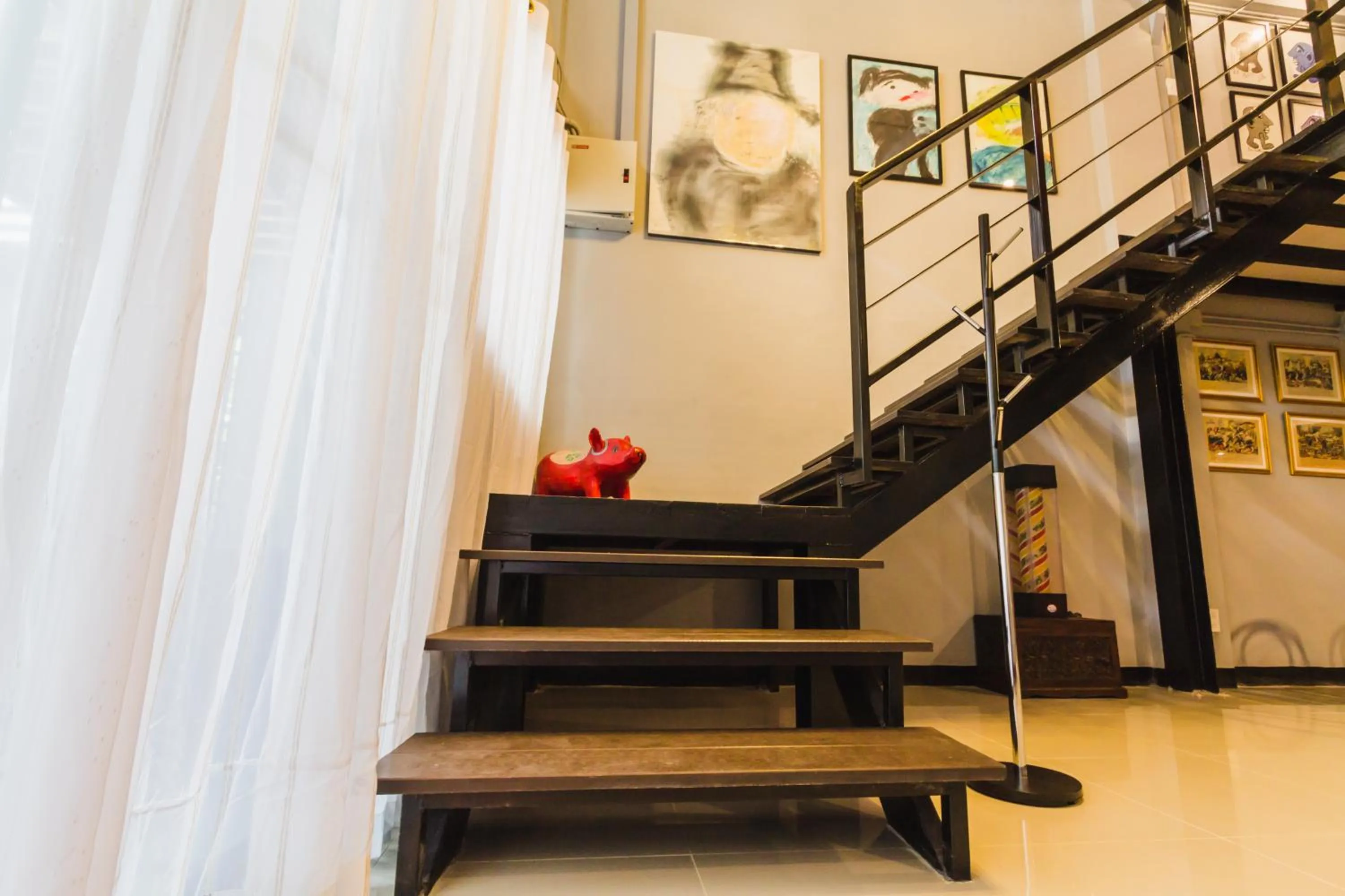 Property building in Chez Pom