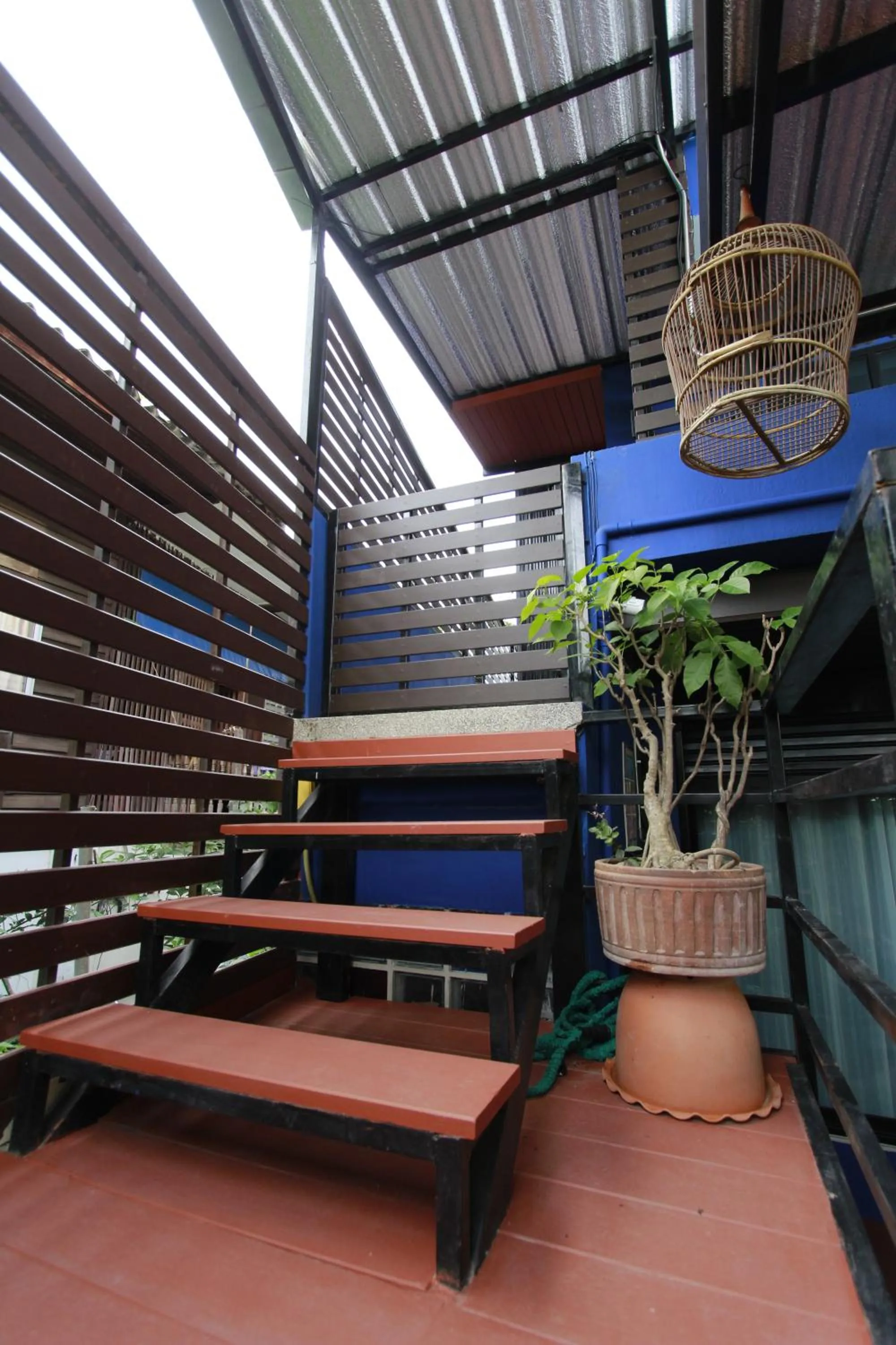 Facade/entrance in Chez Pom