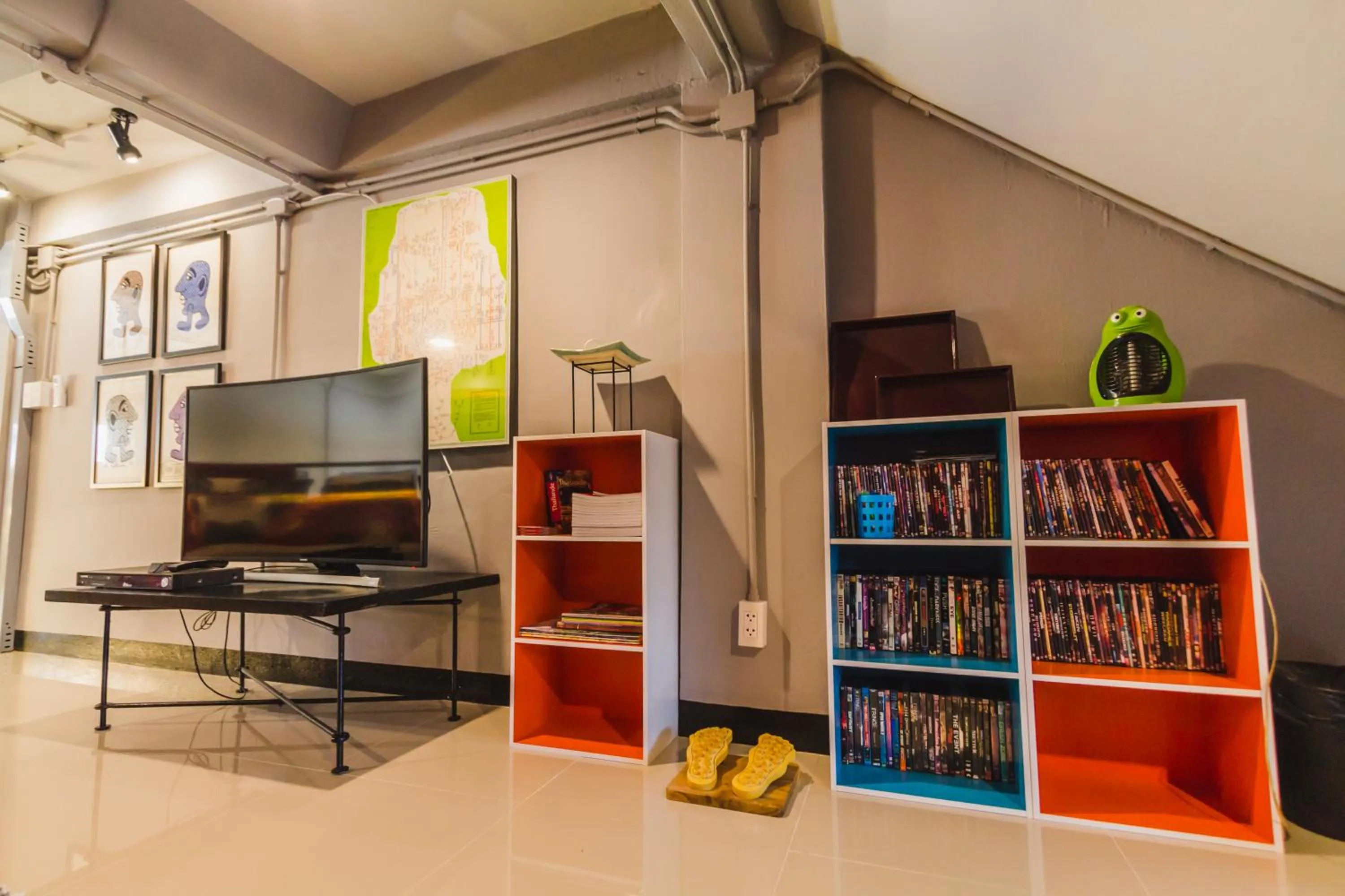 TV and multimedia in Chez Pom