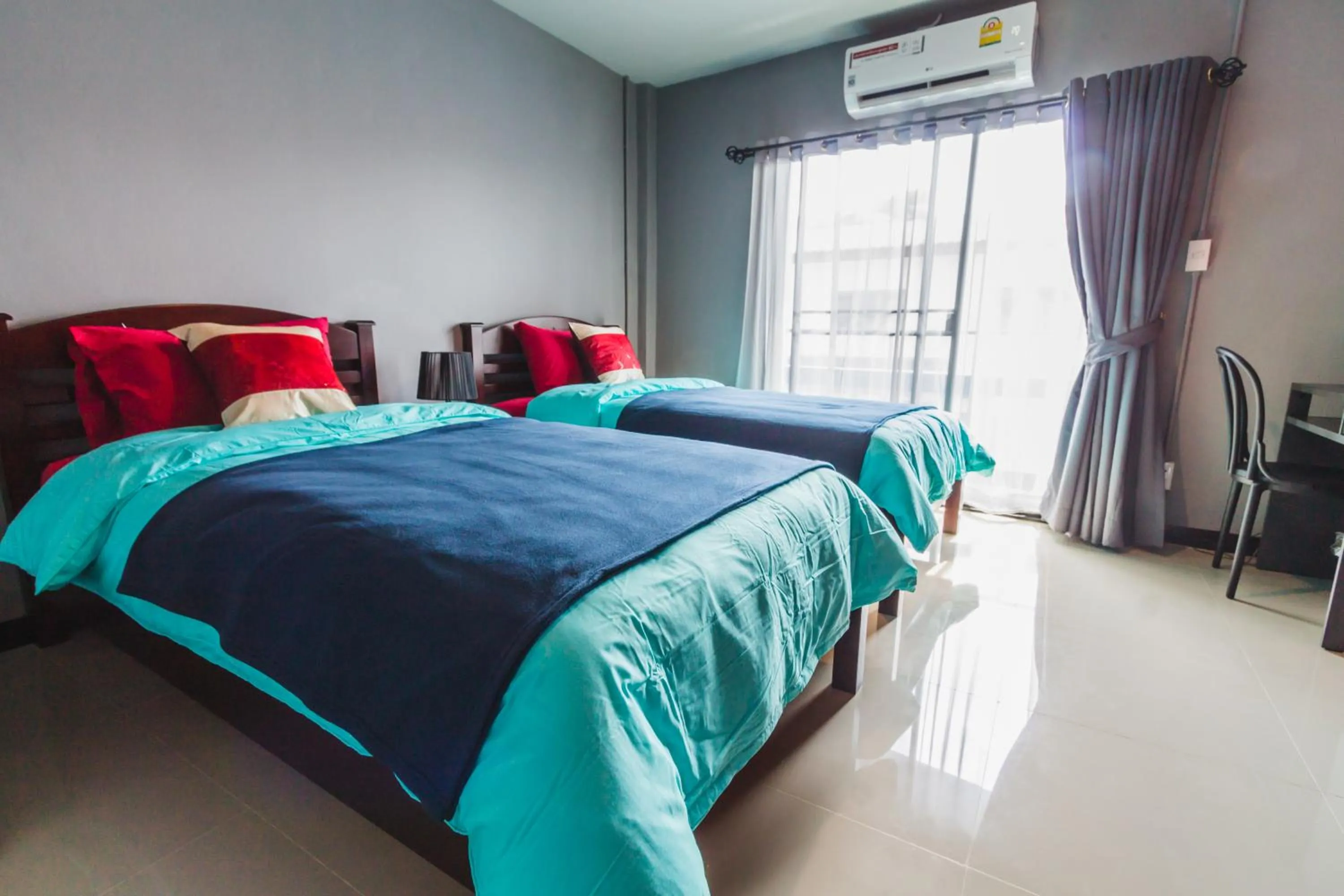 Bedroom, Bed in Chez Pom